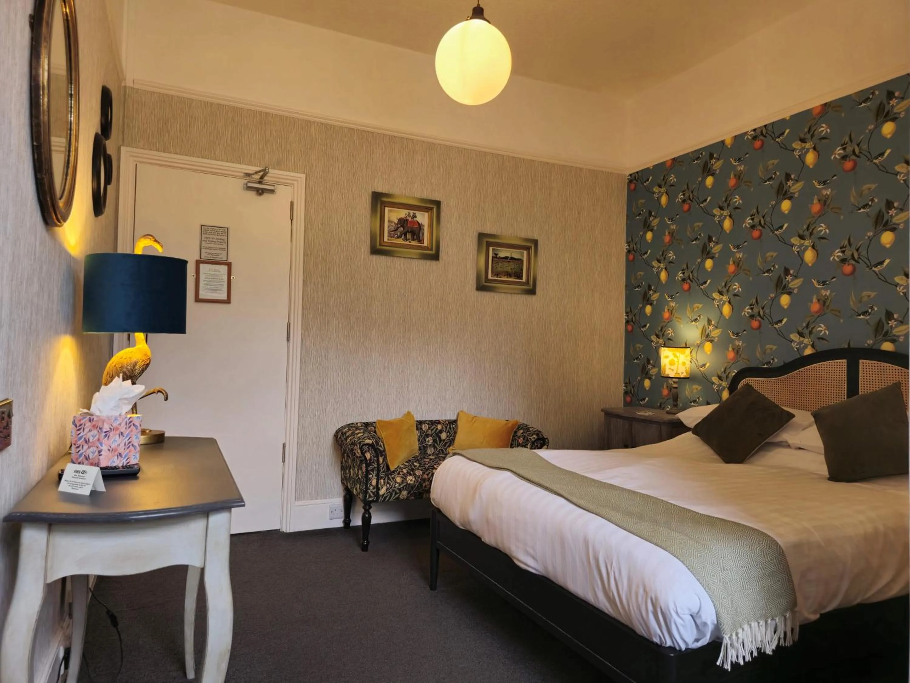 Bedroom, Bed in Ashburton House - B&B