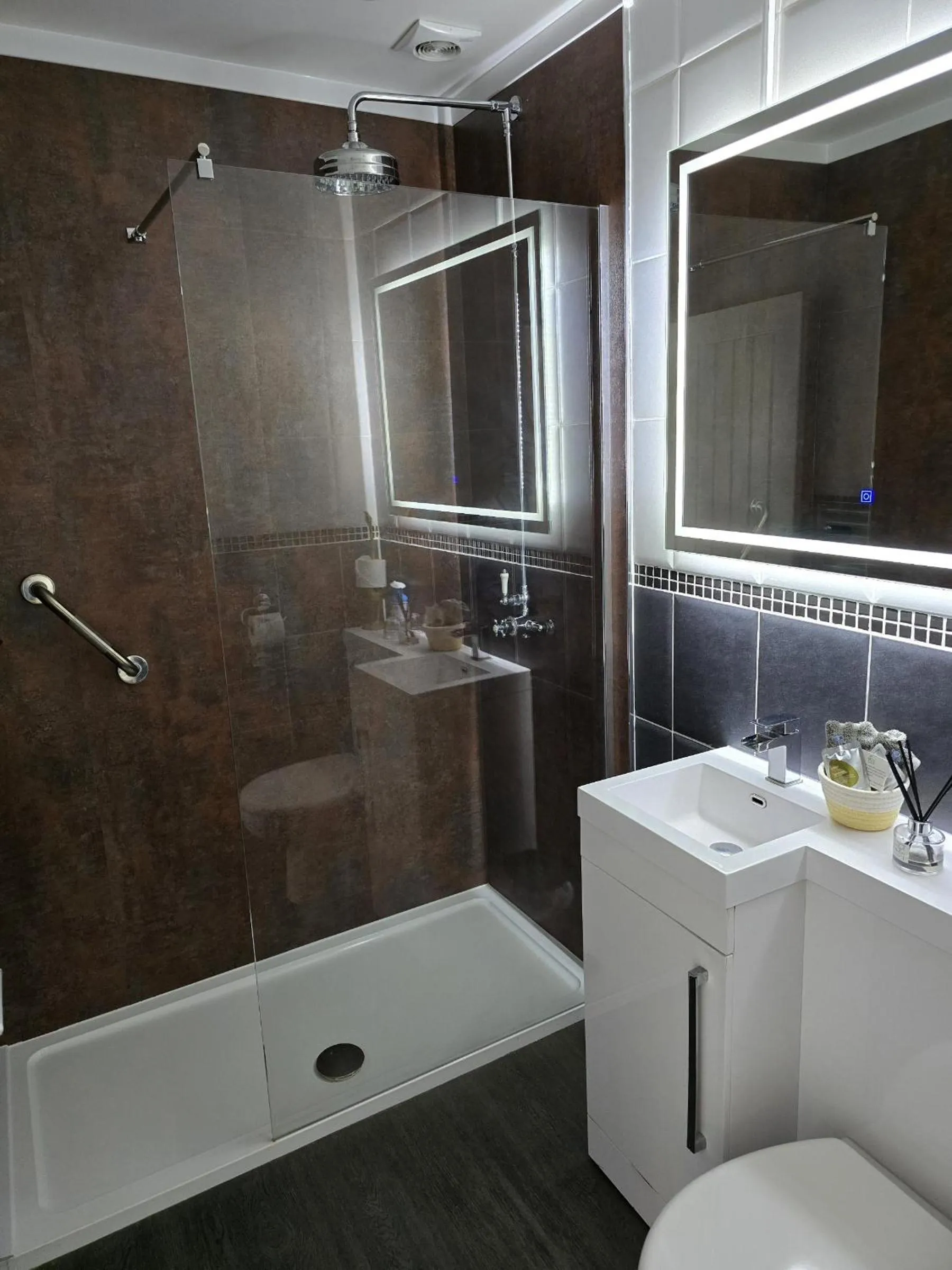 Bathroom in Ashburton House - B&B