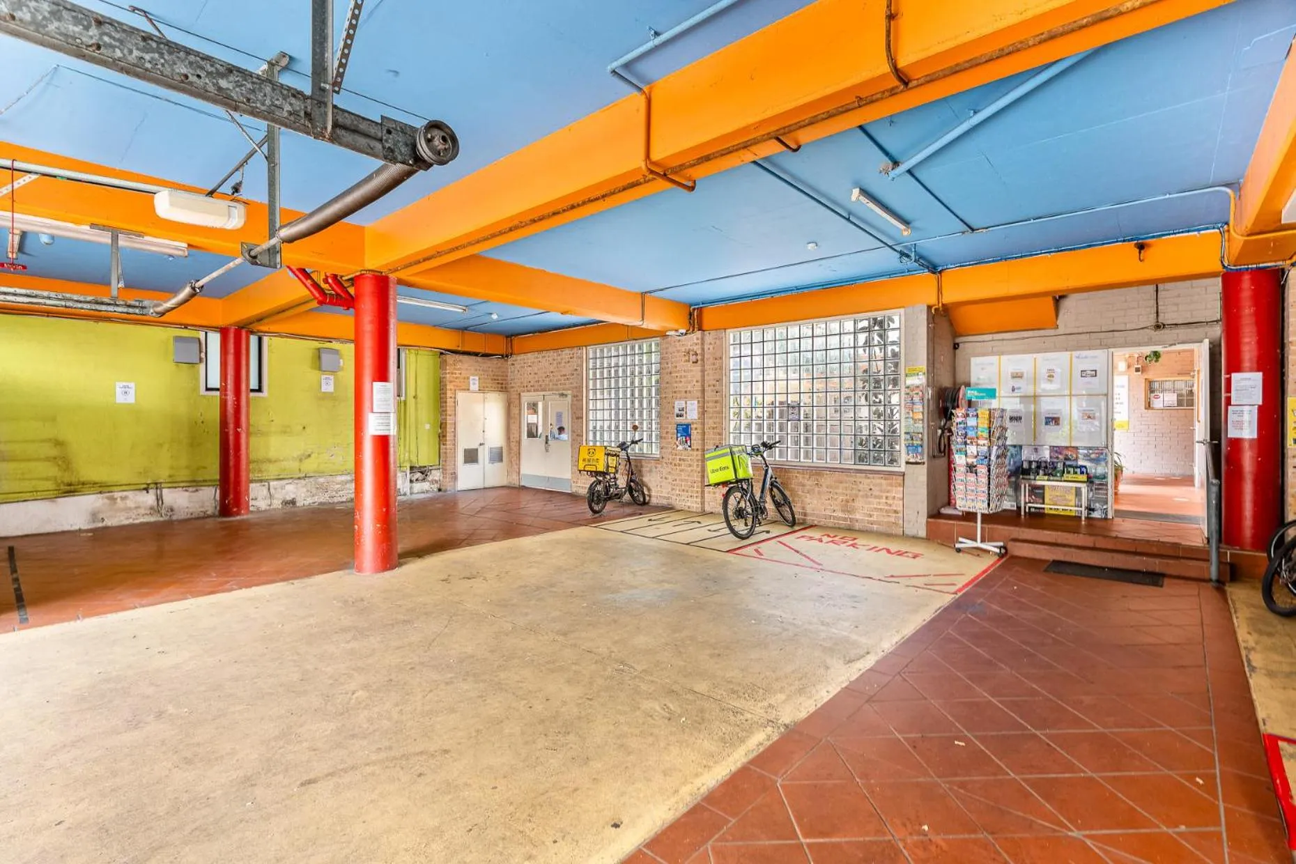 Parking in Newtown Backpackers