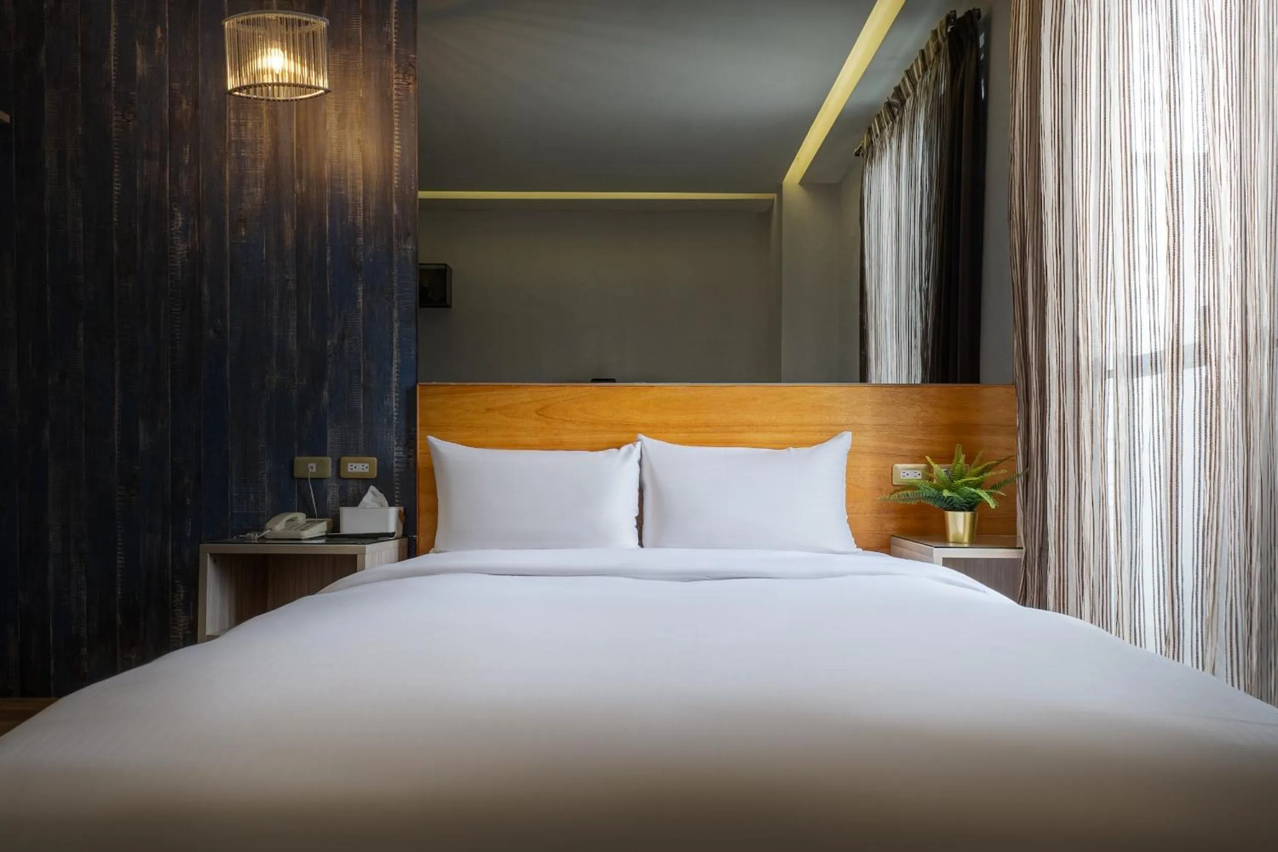 Bed in CHECK inn Express Taichung FuXing Hall 2