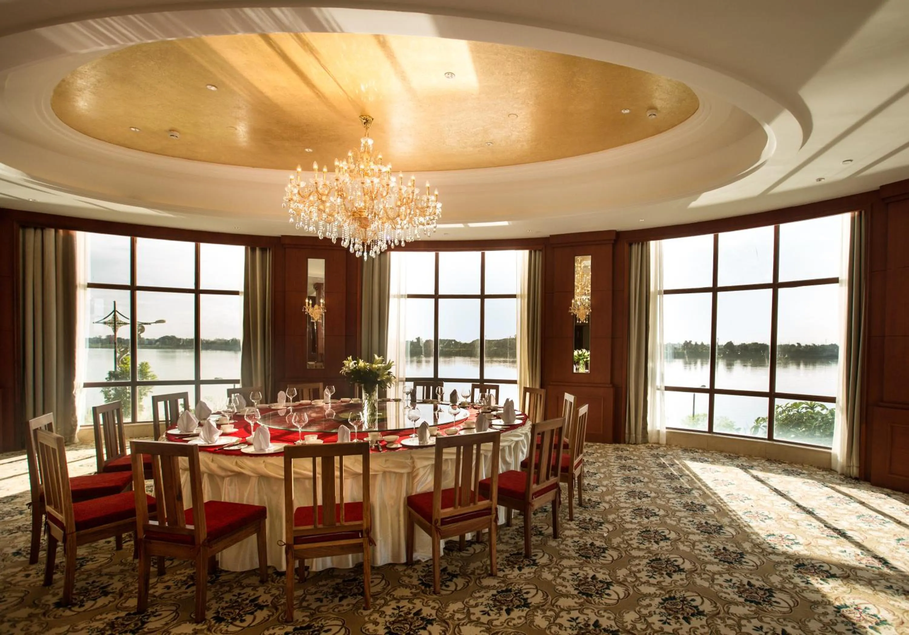 Restaurant/places to eat in Landmark Mekong Riverside Hotel