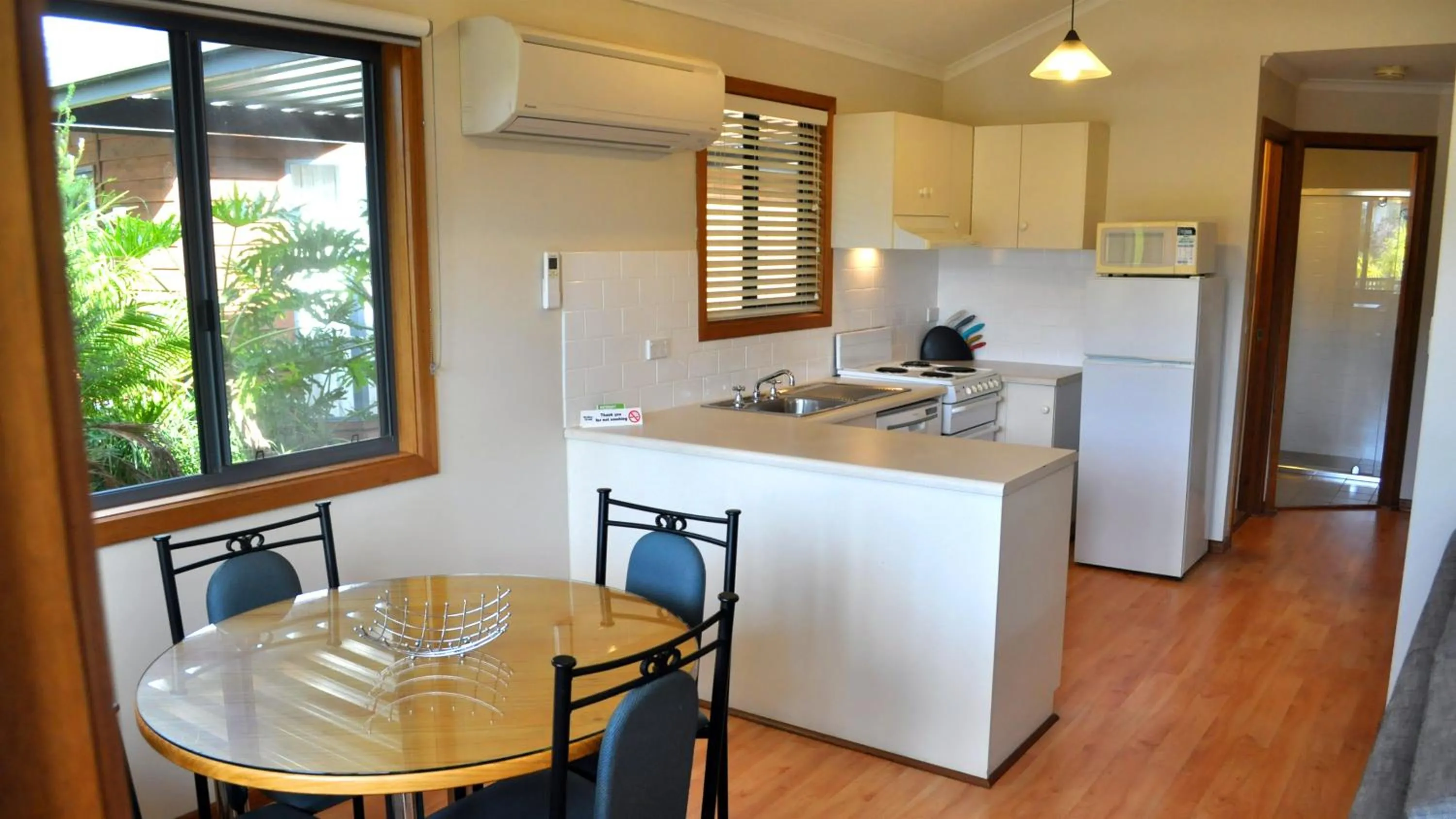 Photo of the whole room in Marion Holiday Park