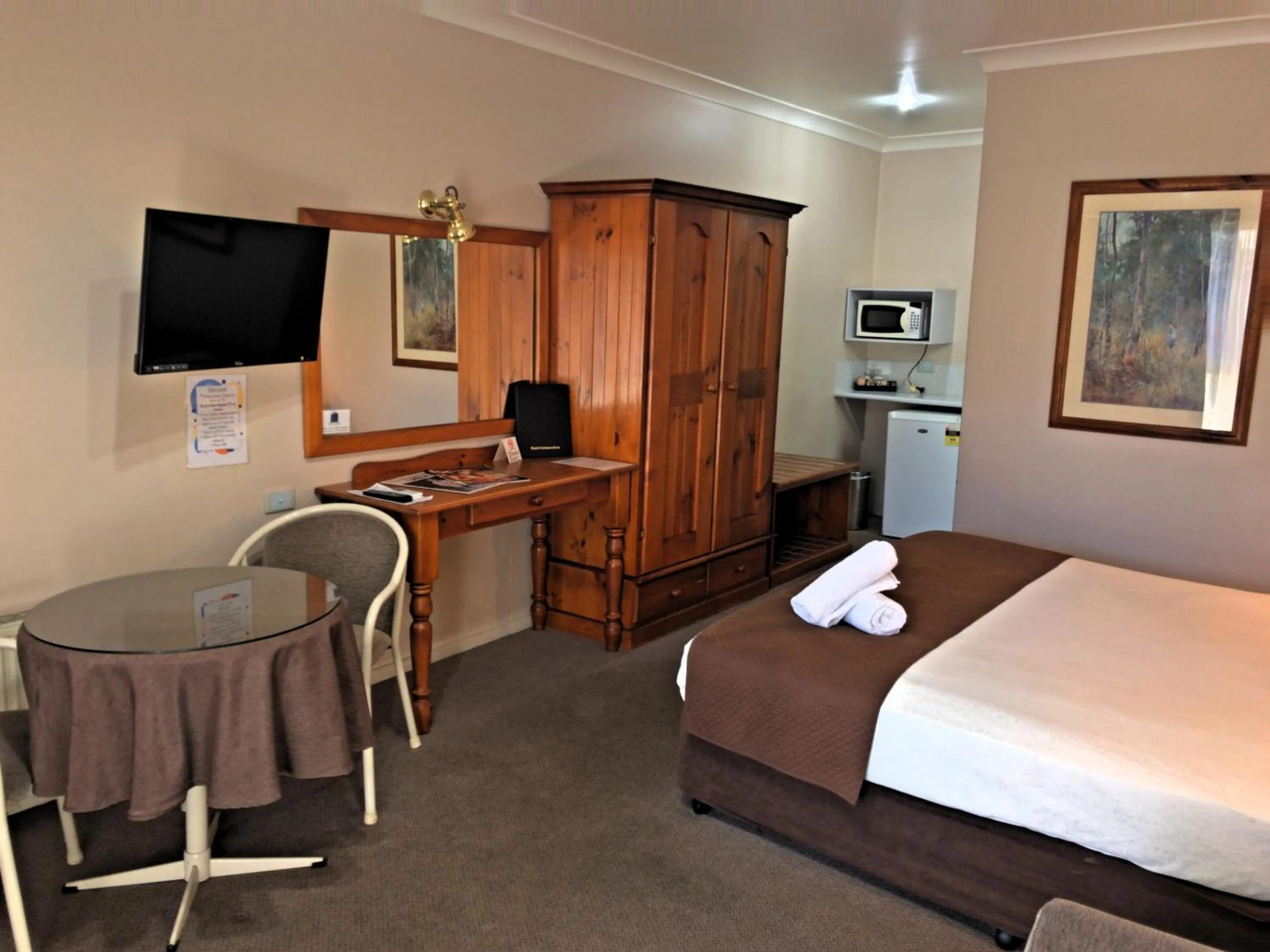 Bed in New England Motor Inn