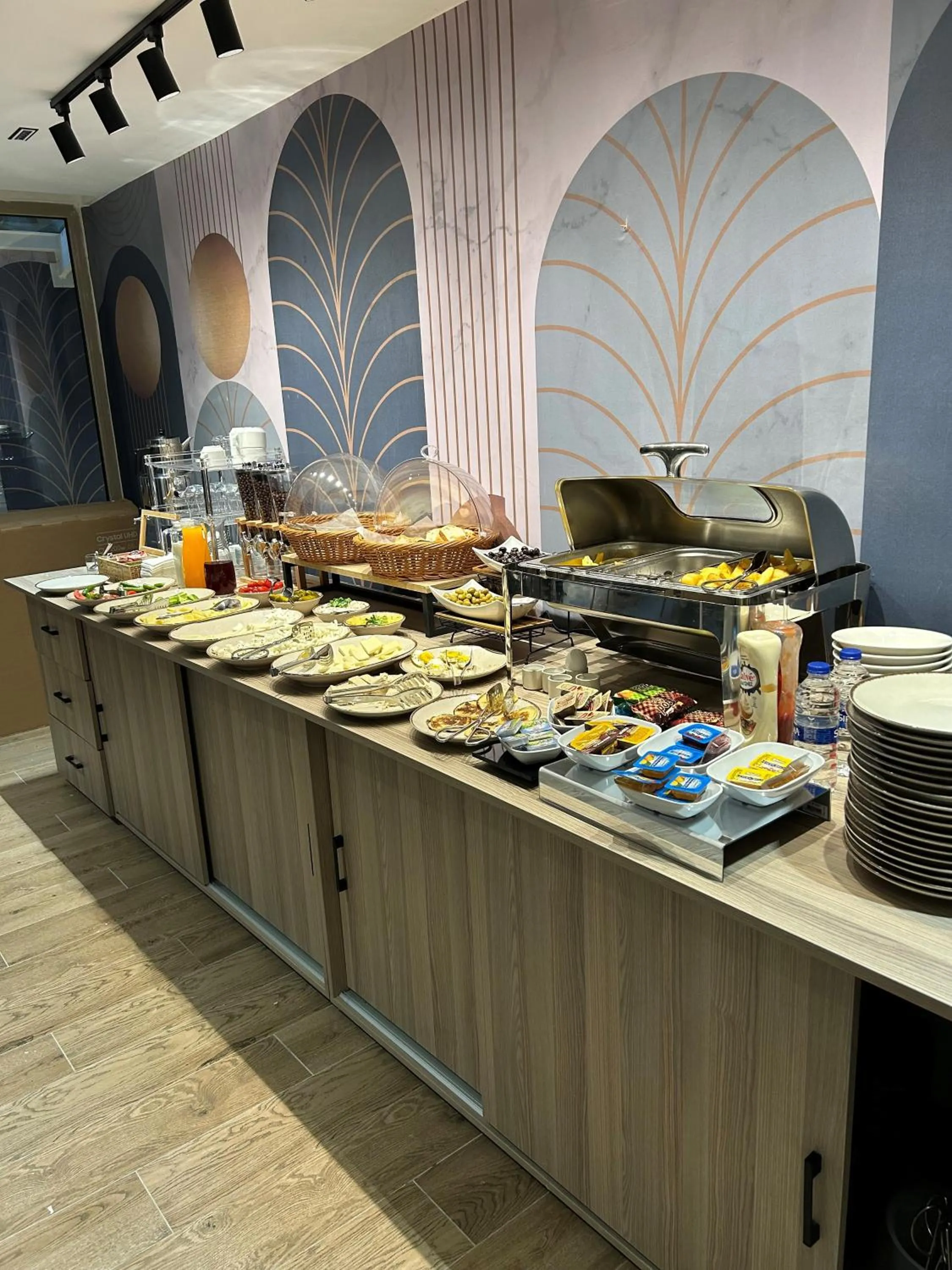 Food and drinks in Mona Bosphorus