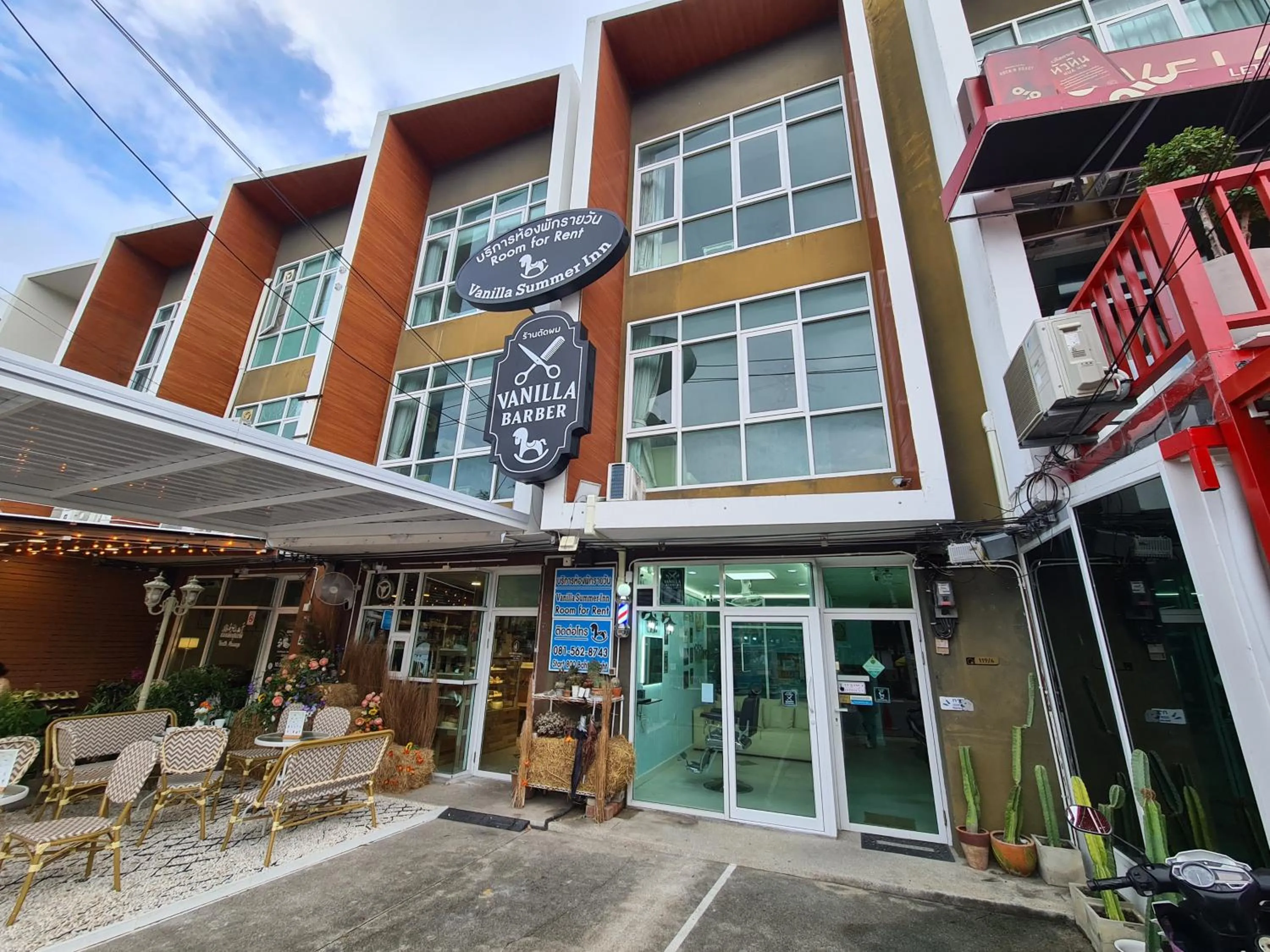 Property building in Vanilla Summer Inn