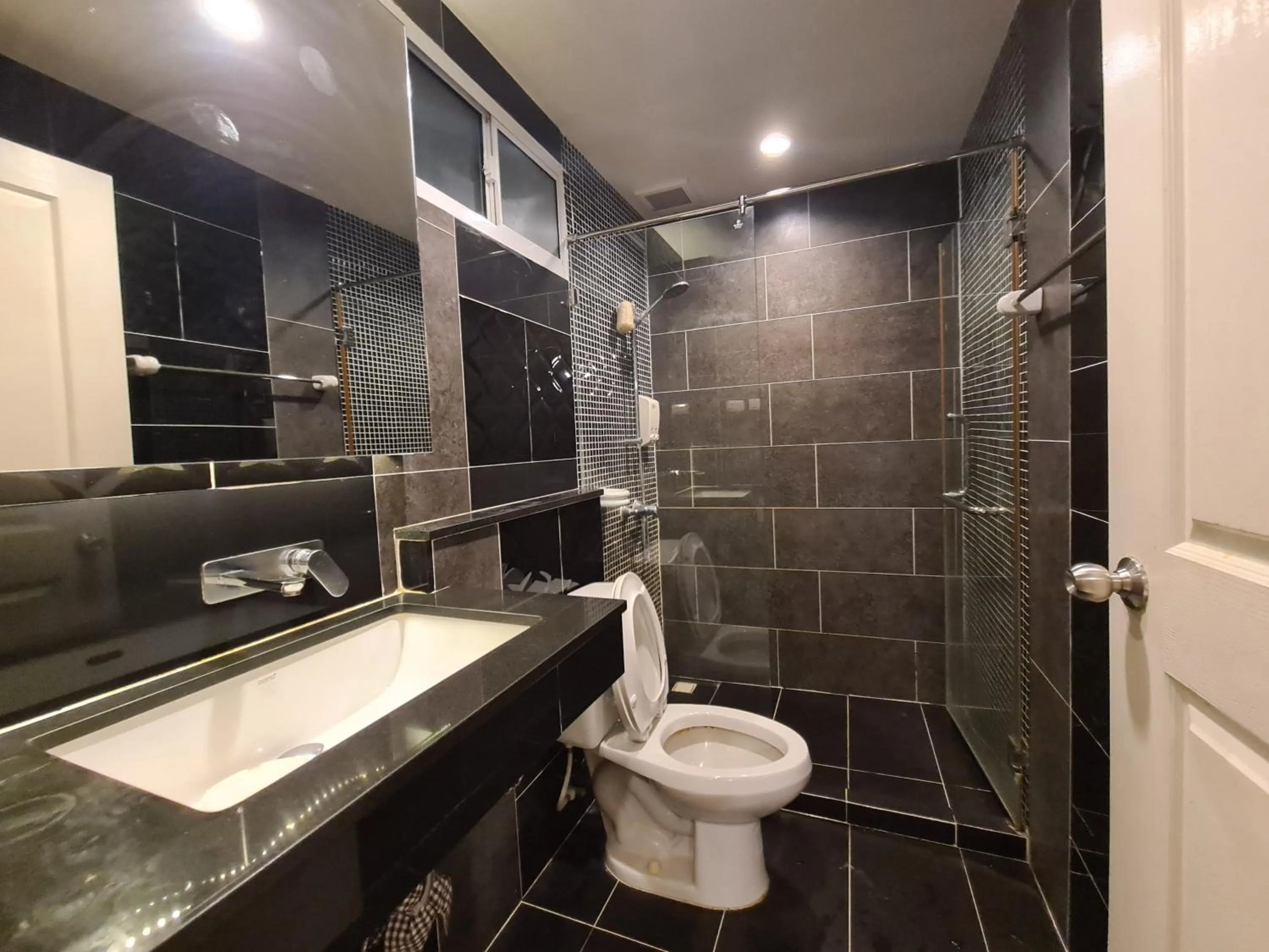 Shower in Vanilla Summer Inn