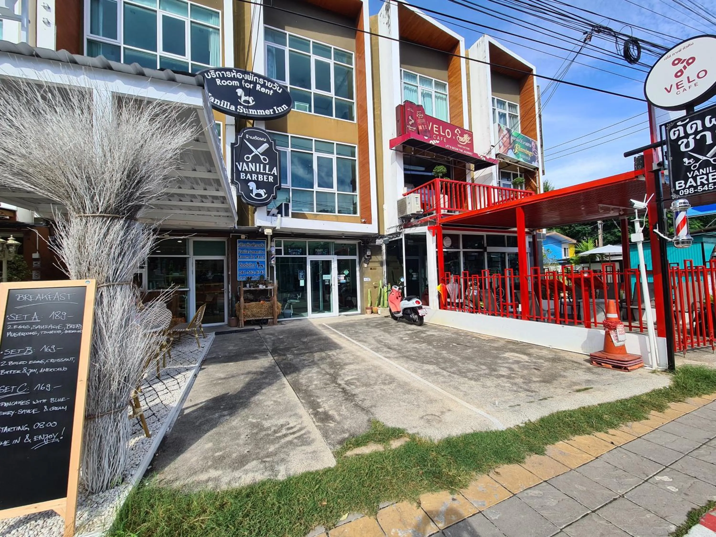 Property building in Vanilla Summer Inn