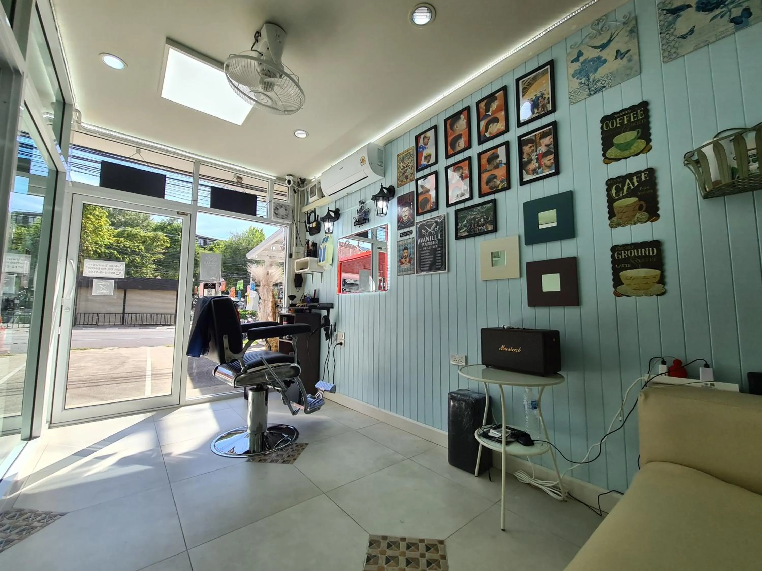 hair dresser in Vanilla Summer Inn