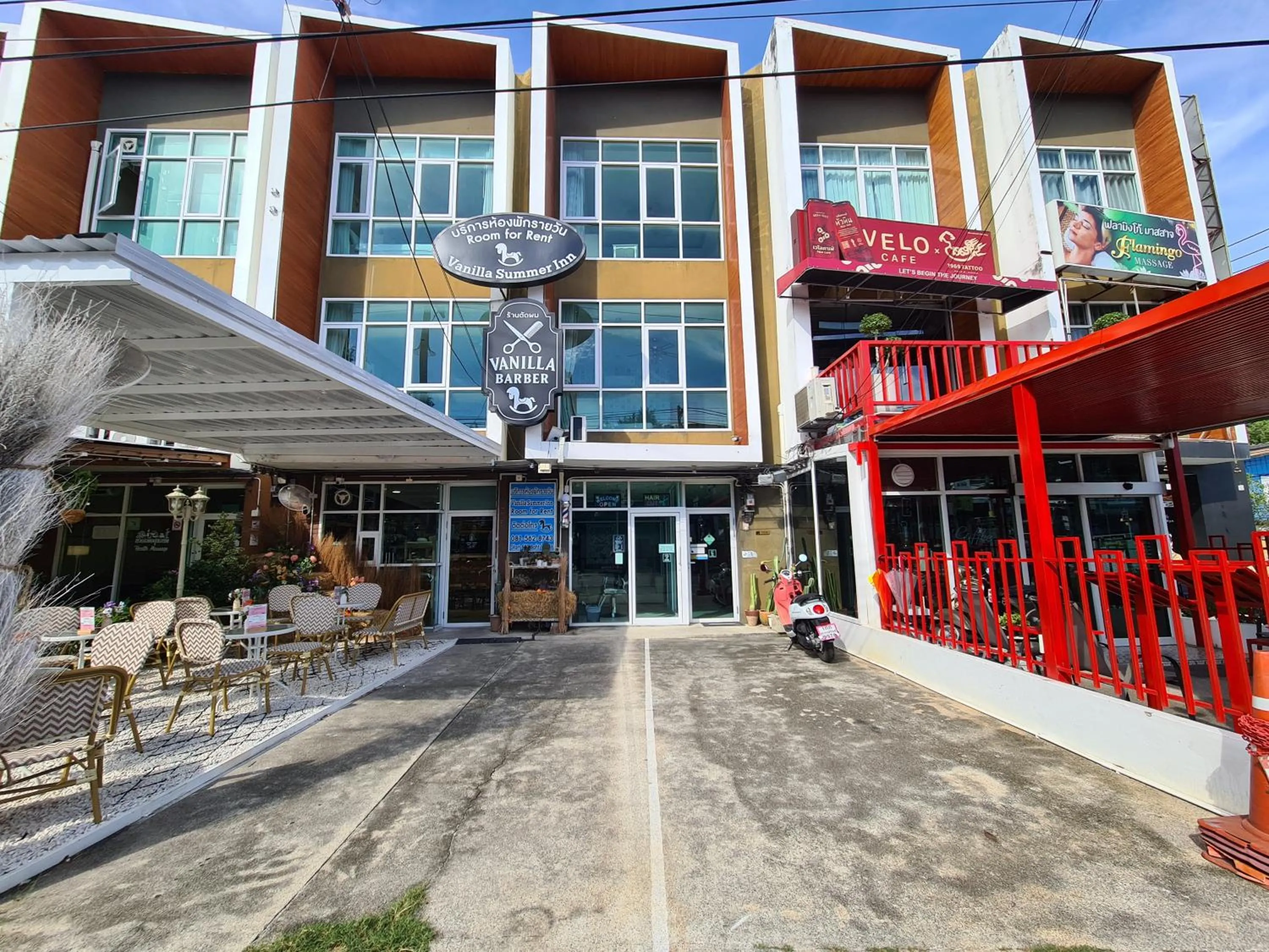 Property building in Vanilla Summer Inn