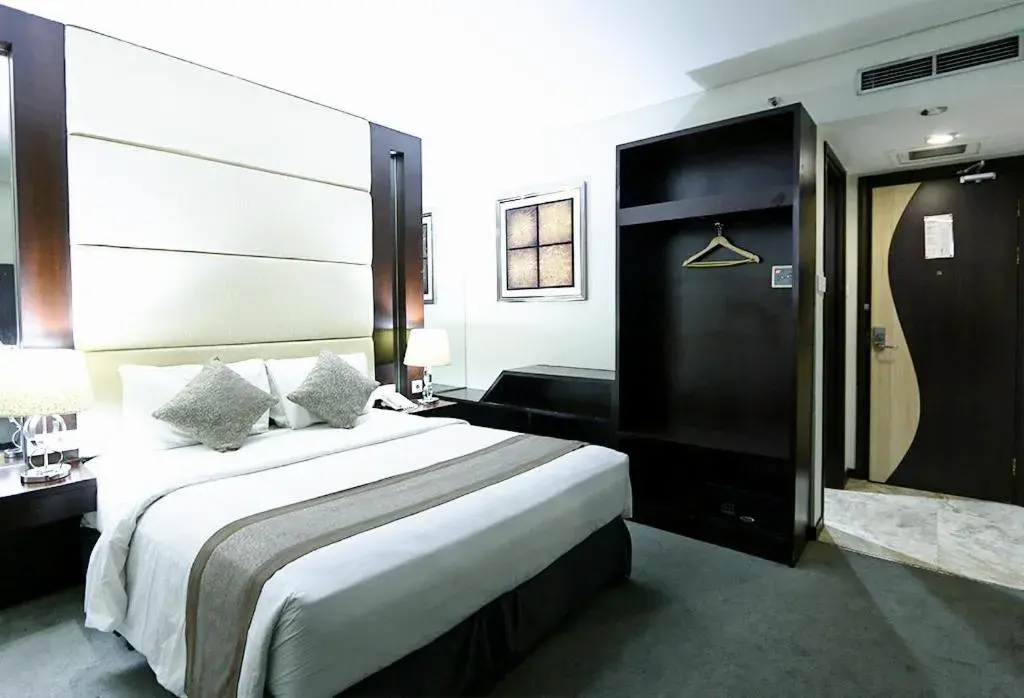 Deluxe King Room in Serela Waringin by KAGUM Hotels Deluxe King Room in Serela Waringin by KAGUM Hotels