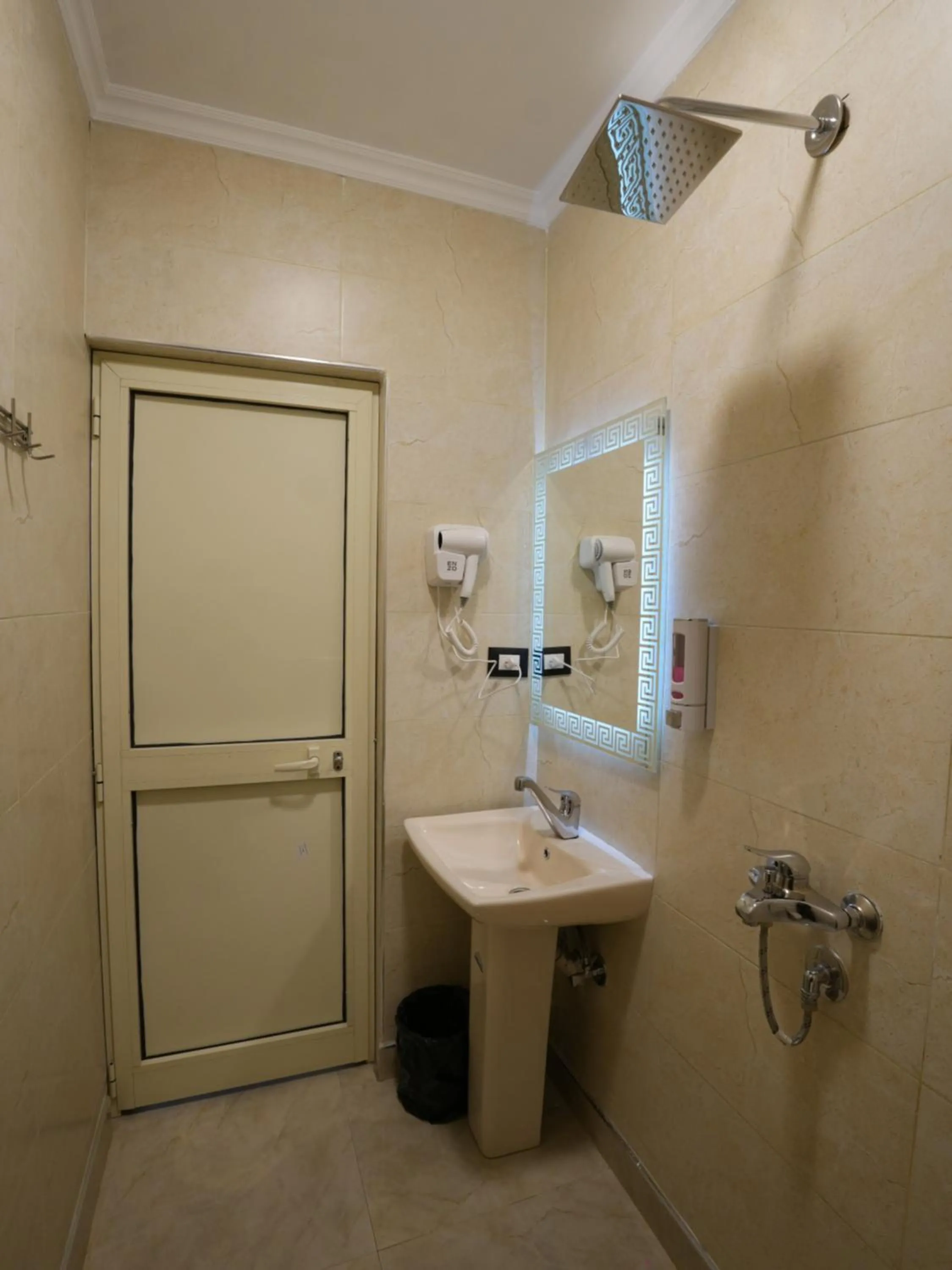 Shower in Montana Hotel