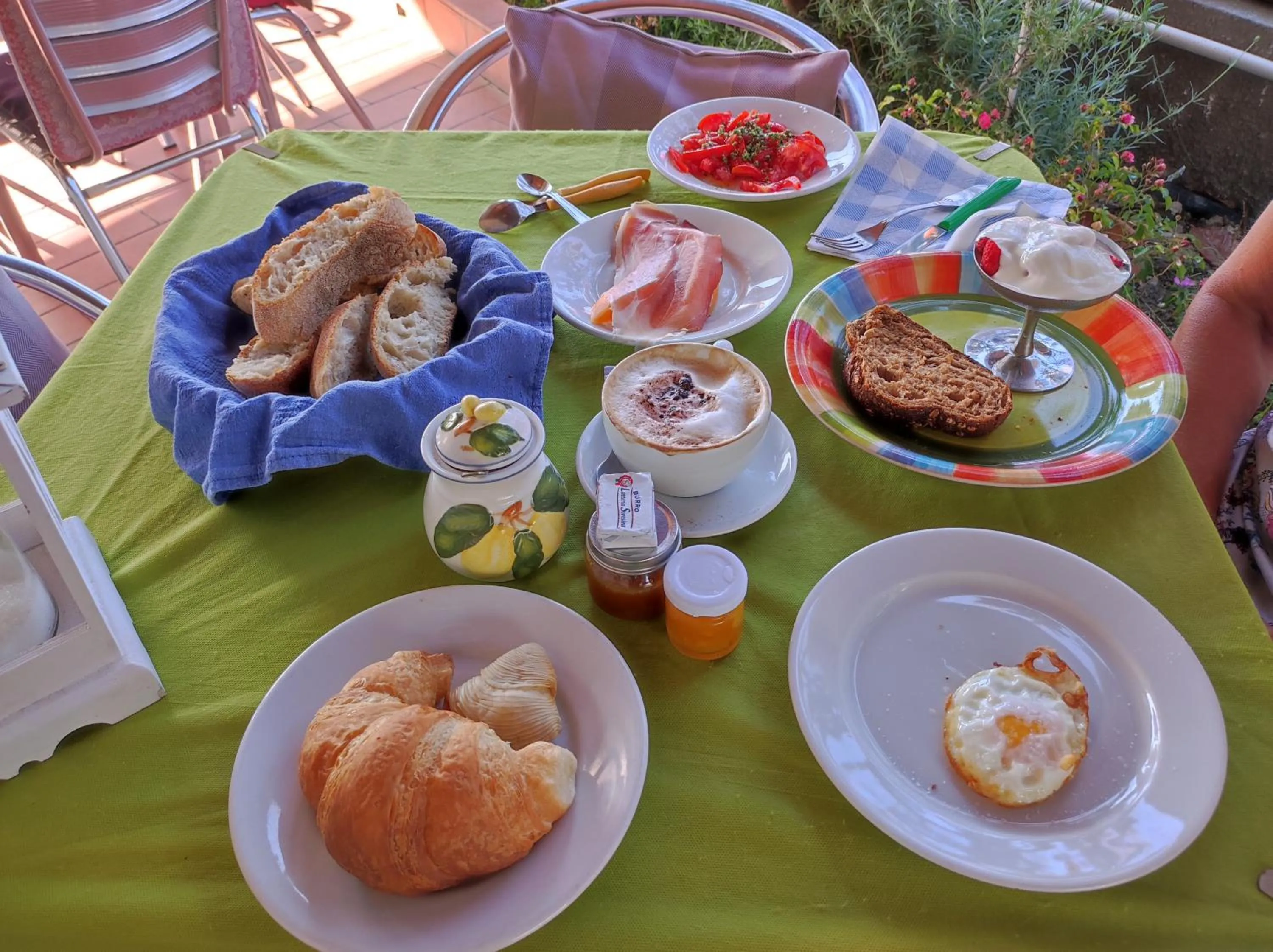 Restaurant/places to eat in Hotel Villa Bernardina