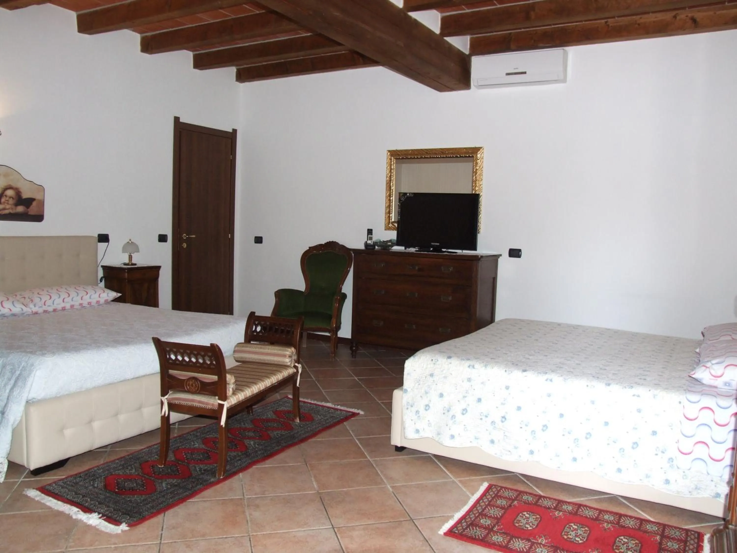 Drinks, Bed in B&B Simona