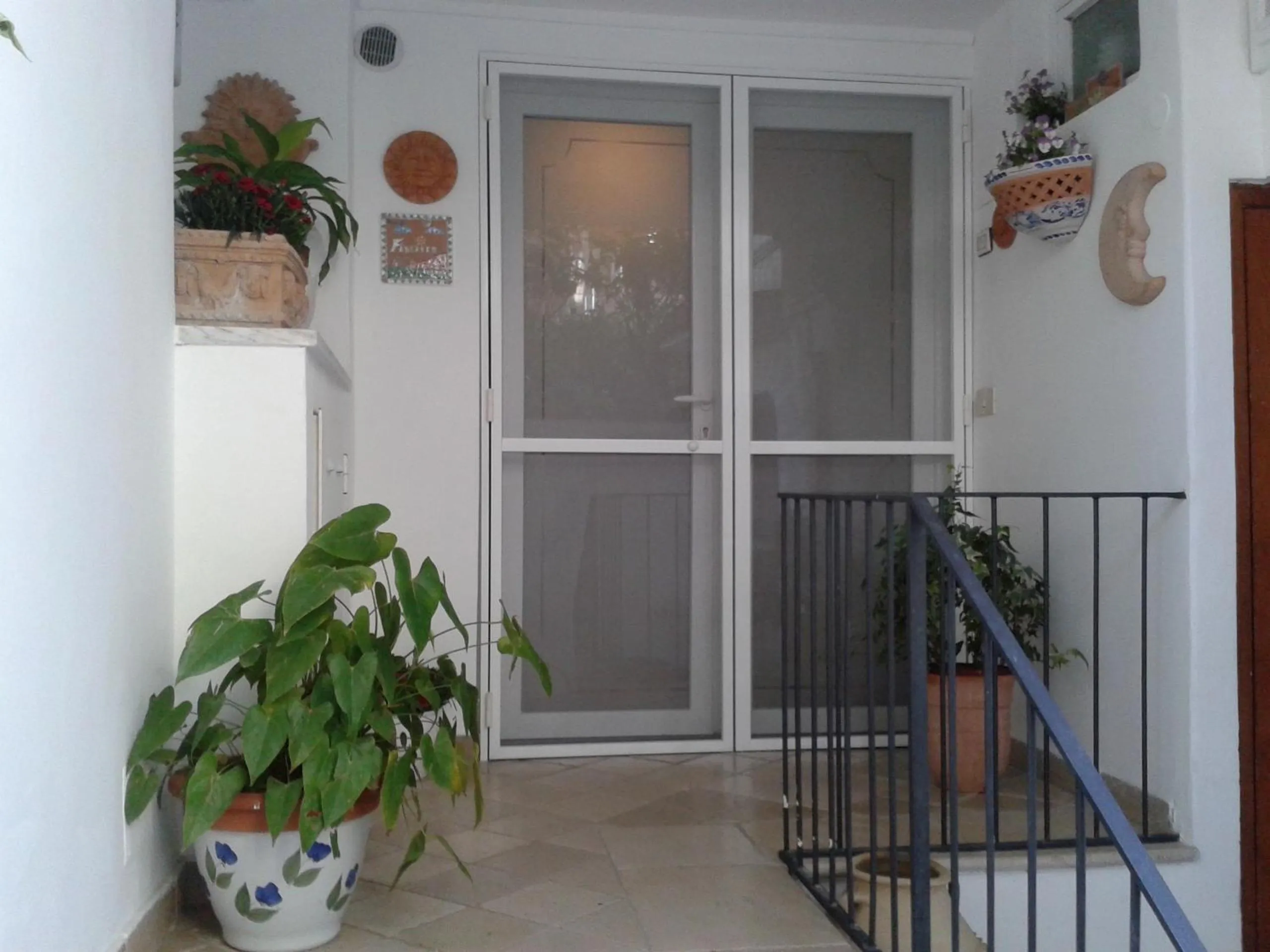 Facade/entrance in Villa Apollo B&B