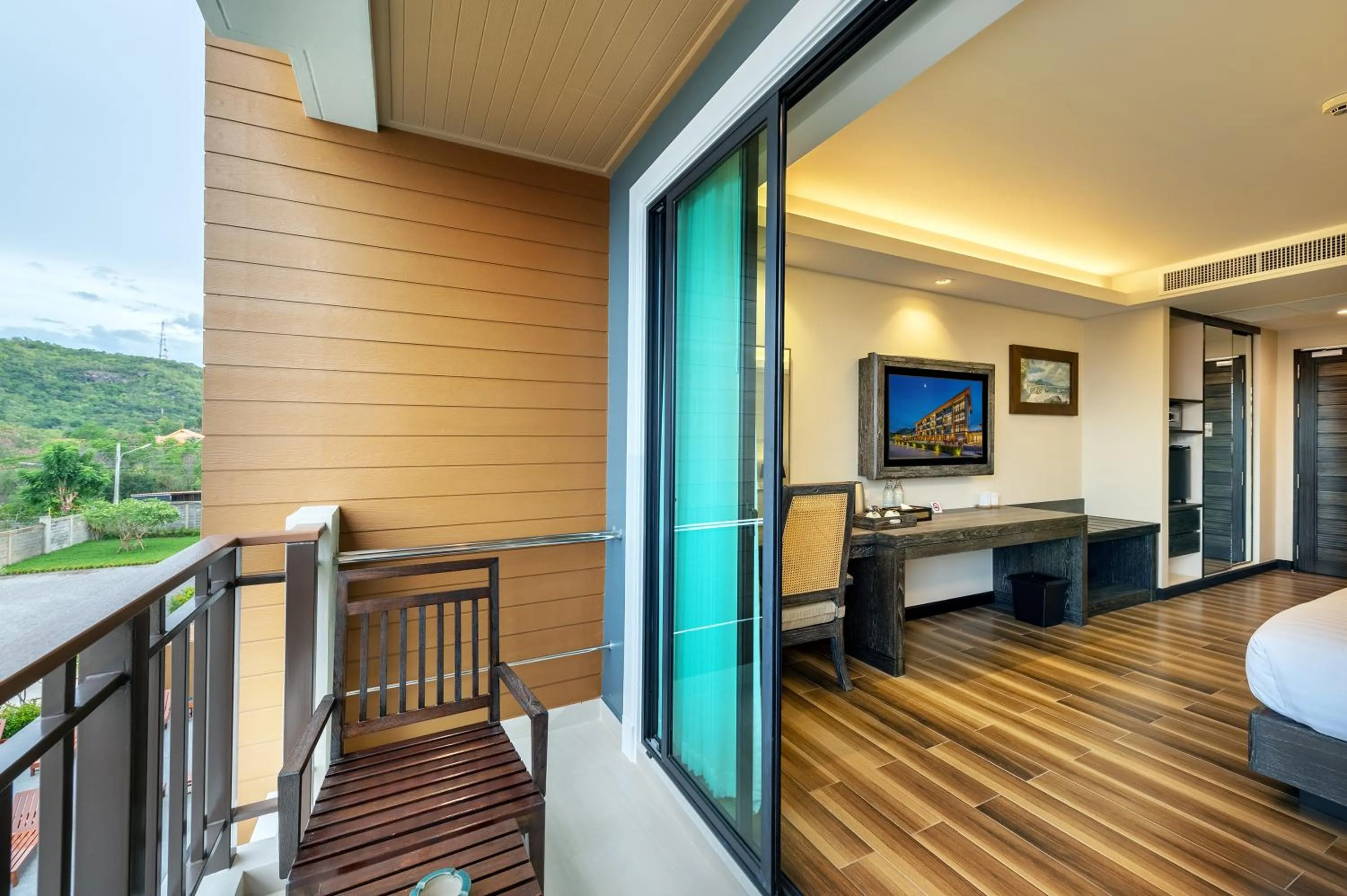 Balcony/Terrace, Bed in Treepana Boutique Hotel, Huahin