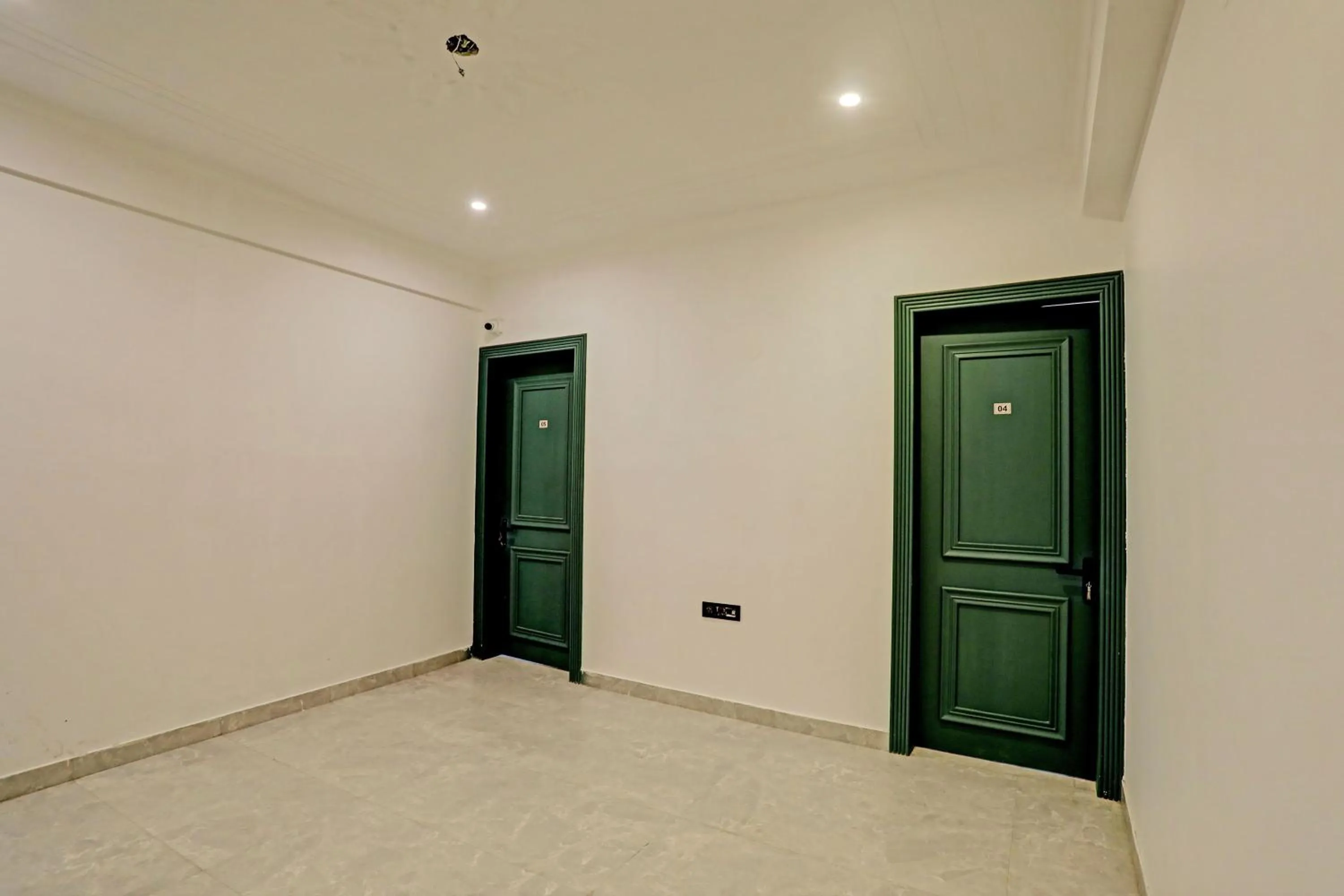 wardrobe in Roswell Inn