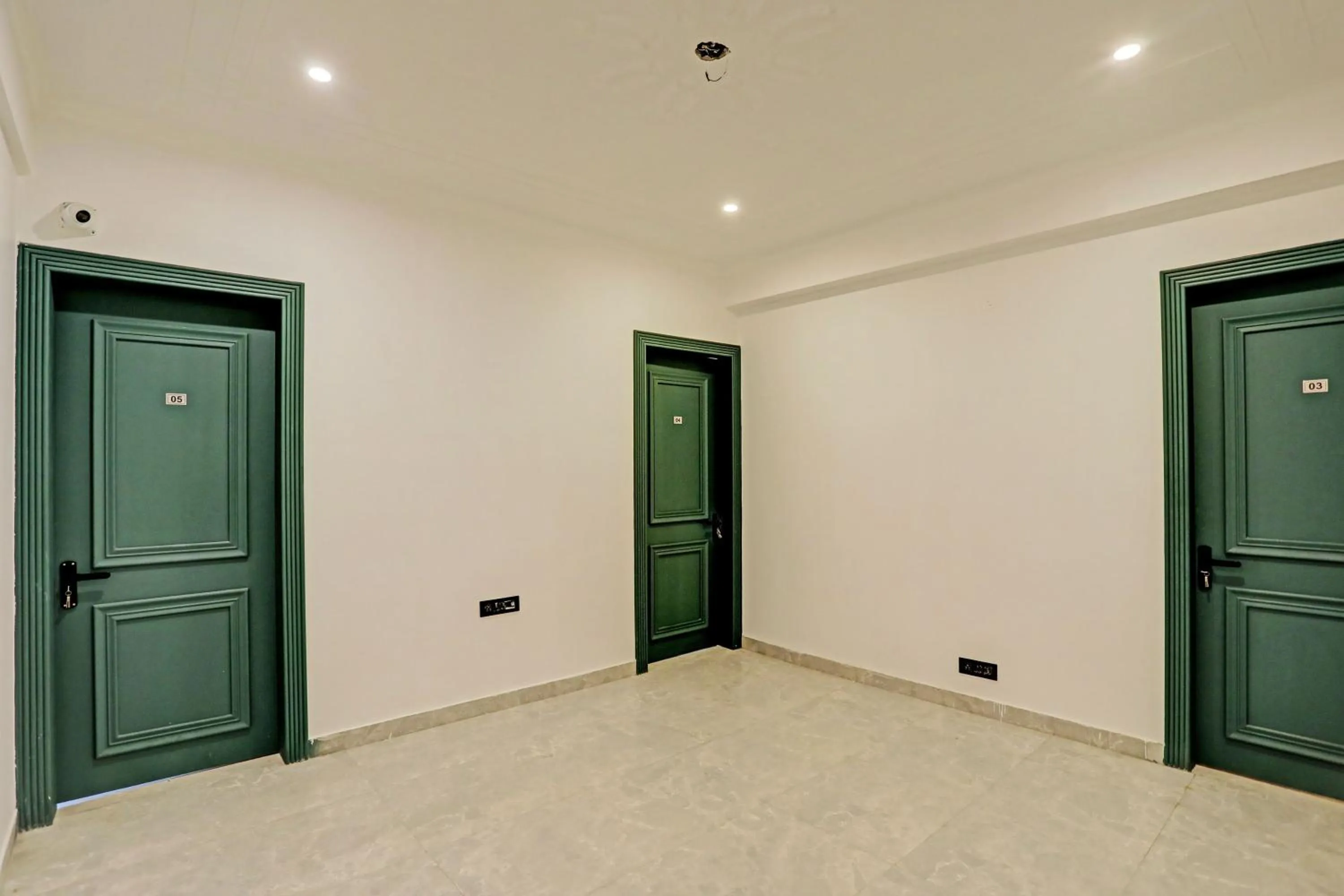 Property building in Roswell Inn