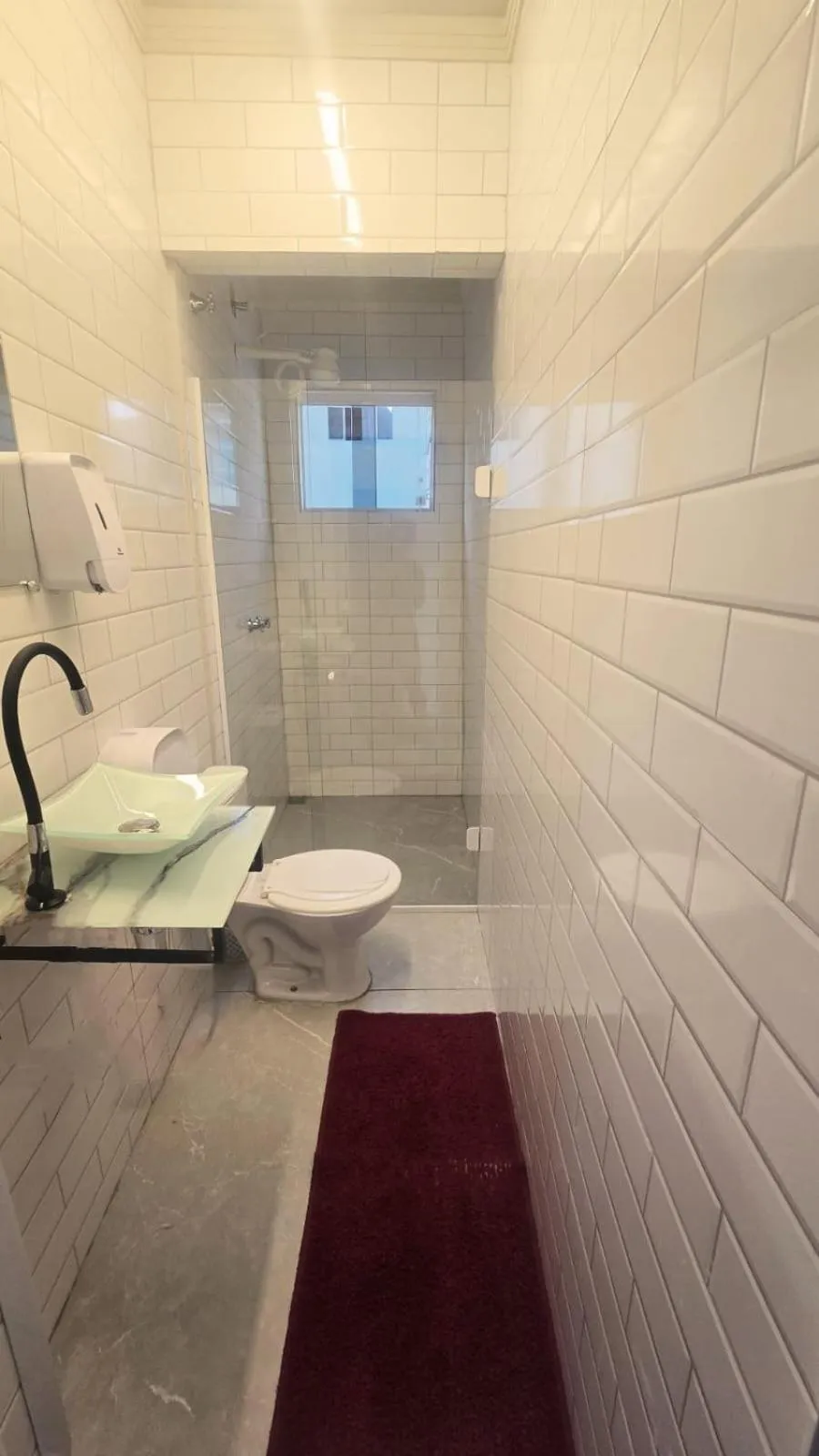 Shower in CASA HOTEL PIRACICABA