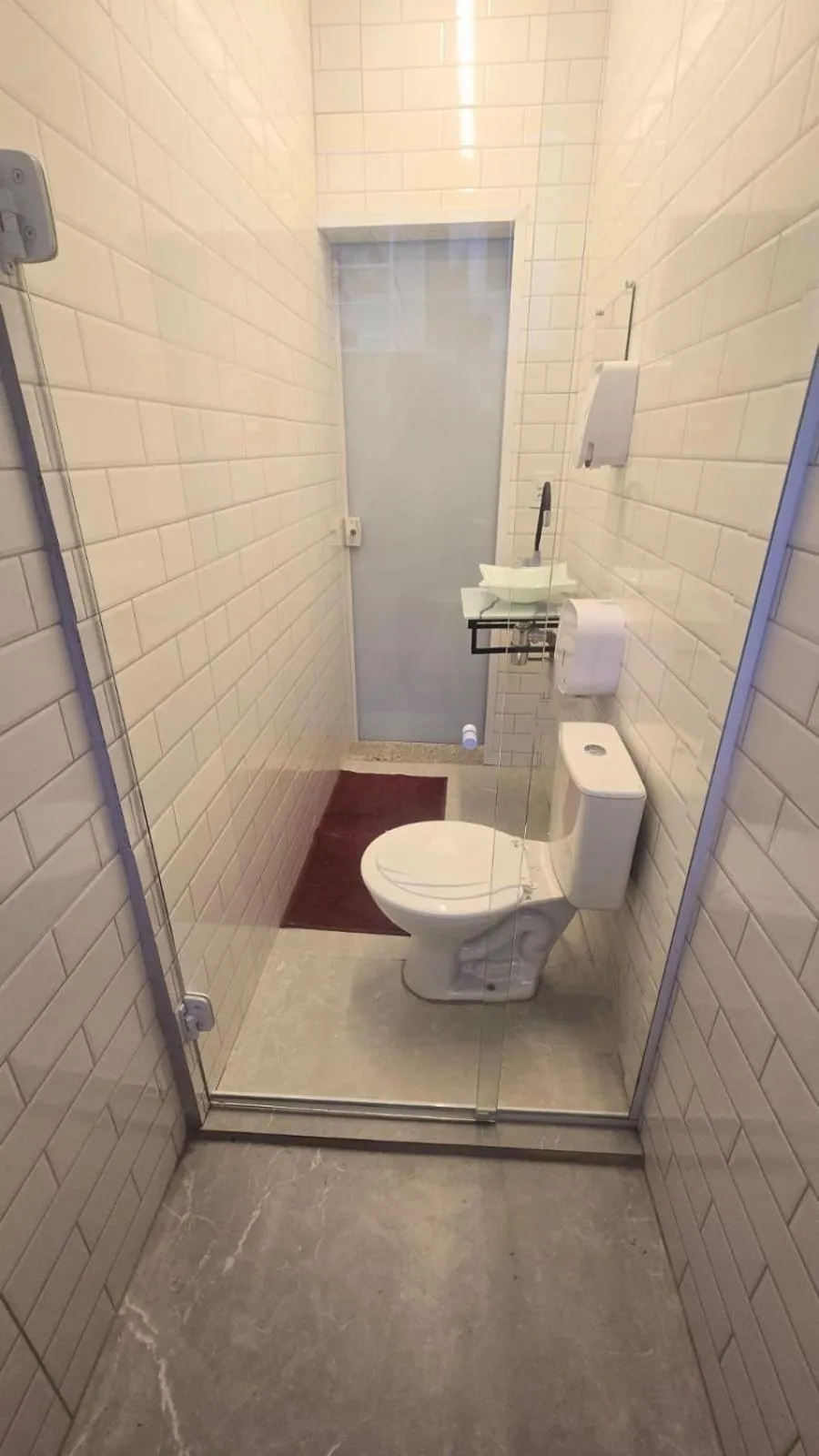 Shower in CASA HOTEL PIRACICABA