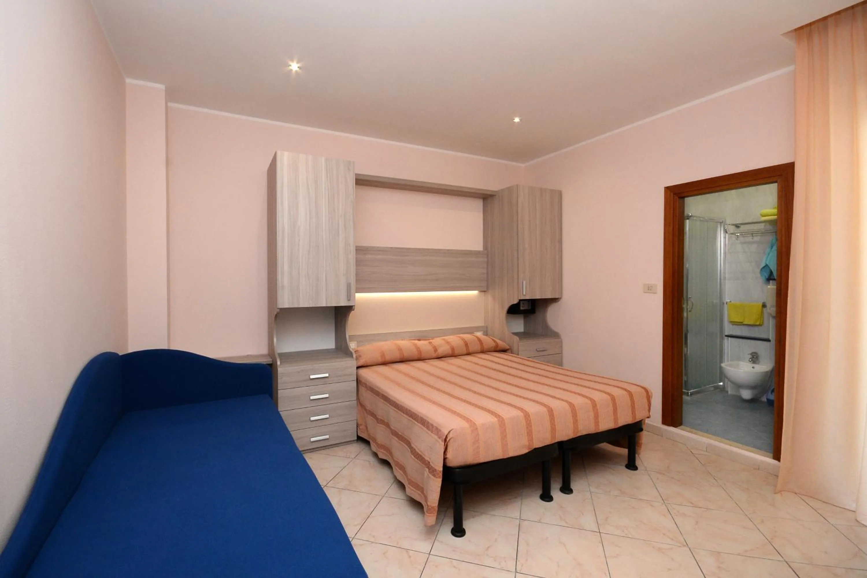 Bedroom in Hotel Concorde