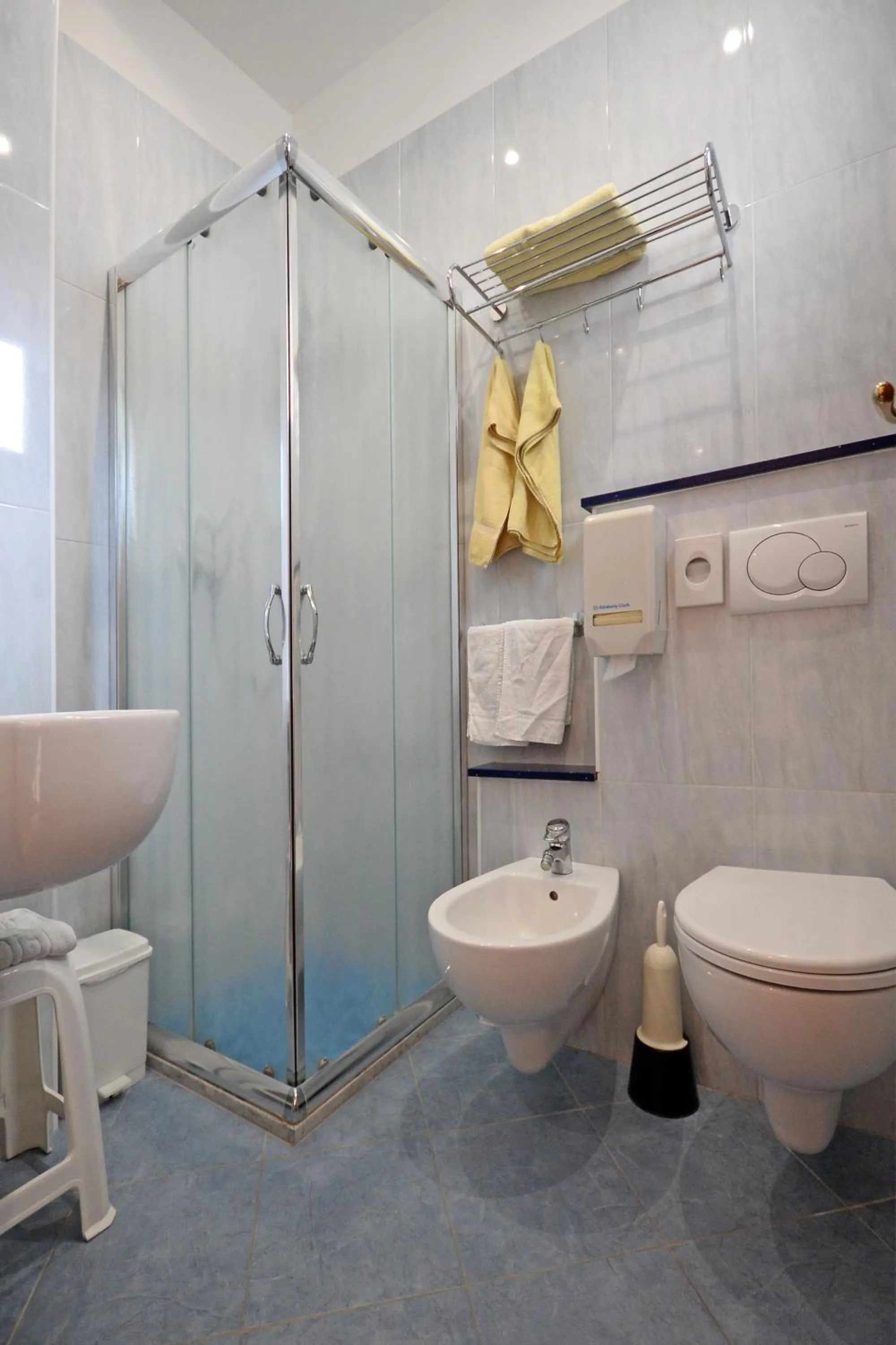 Toilet in Hotel Concorde