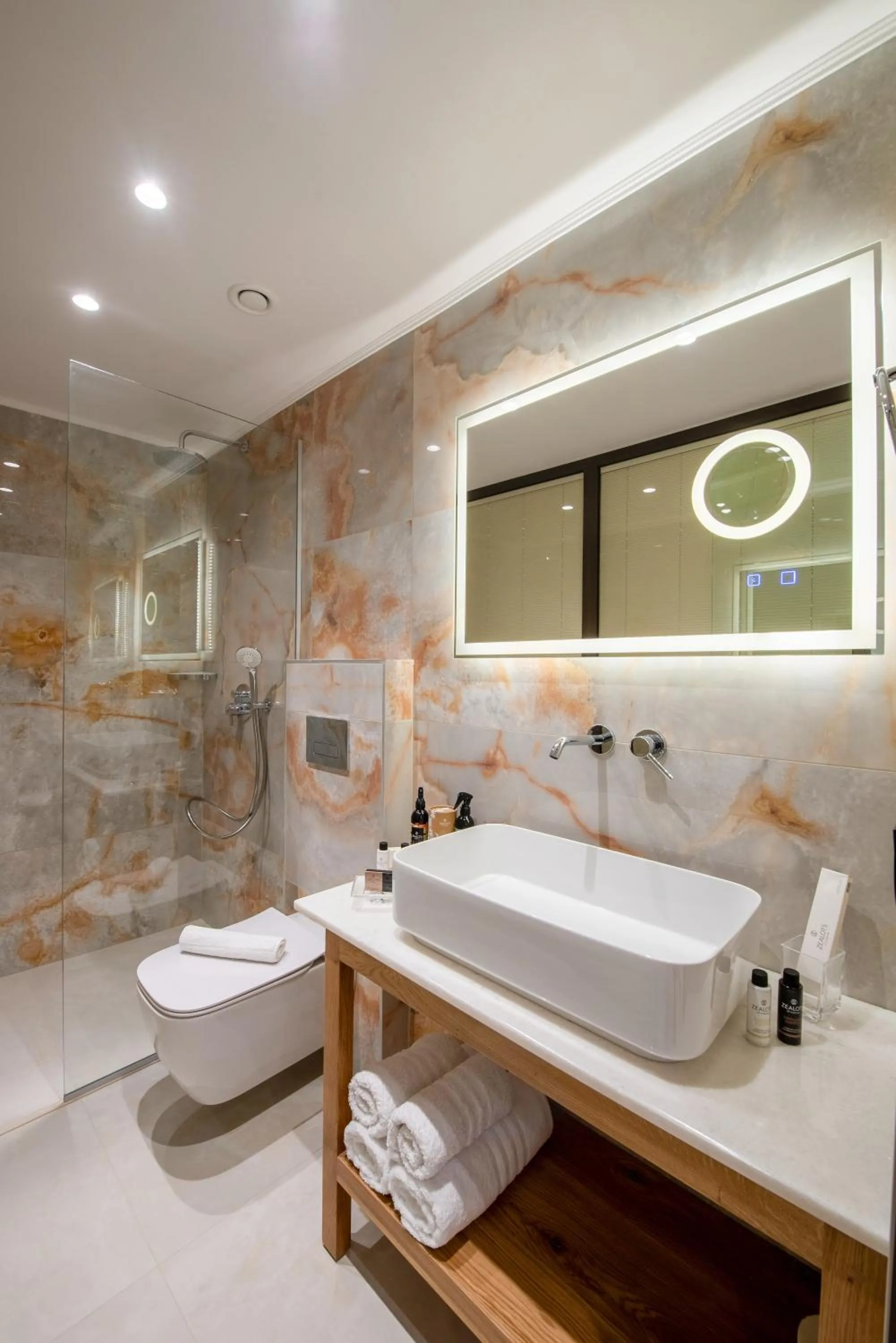 Shower in The Wine Hotel