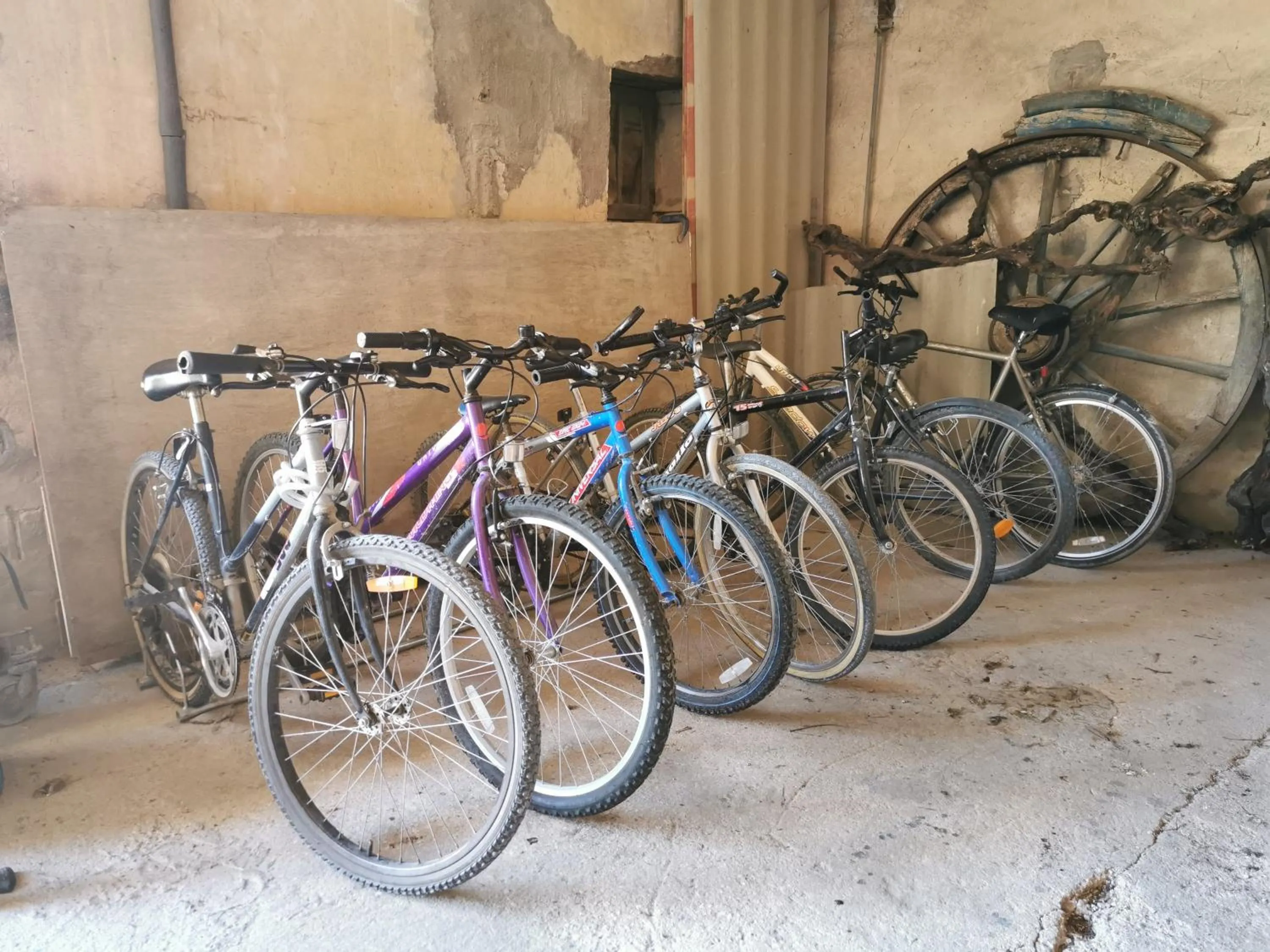 Cycling in L'Ancienne Distillerie