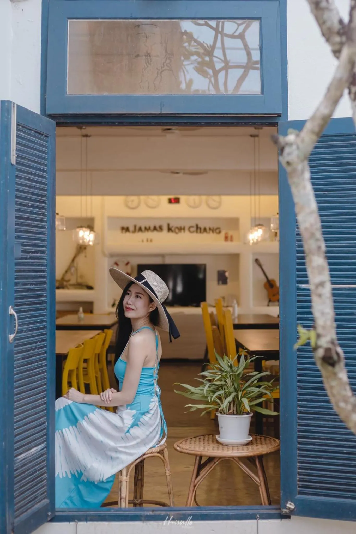 group of guests in Pajamas Koh Chang