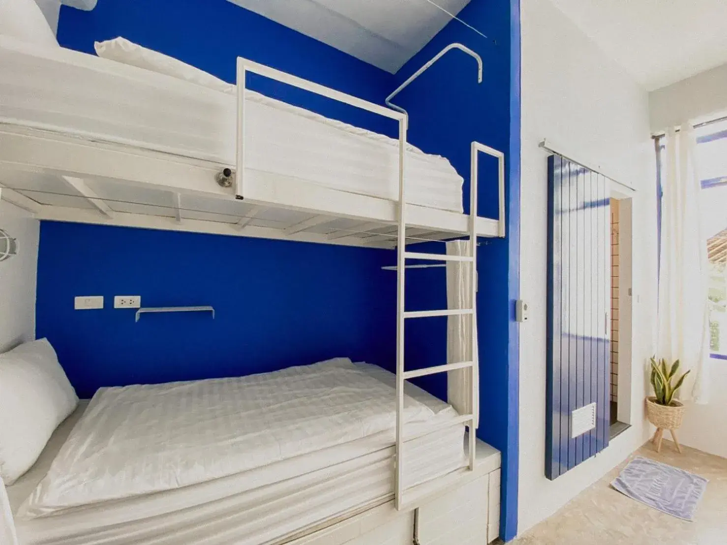 6-Bed Mixed Dormitory Room in Pajamas Koh Chang 6-Bed Mixed Dormitory Room in Pajamas Koh Chang