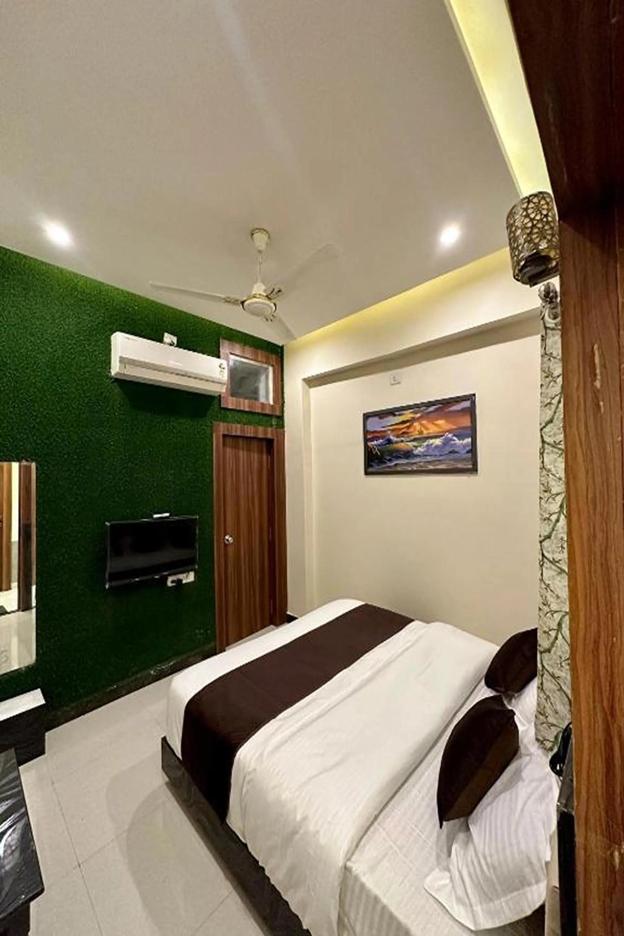 Bed in Hotel The Galaxy near Udaipur Airport