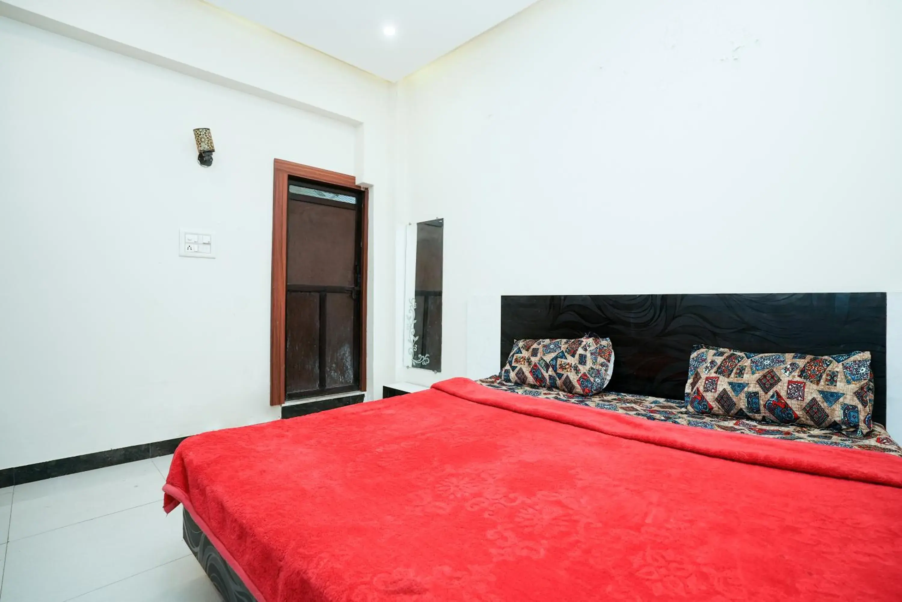 Deluxe Room in Hotel The Galaxy near Udaipur Airport Deluxe Room in Hotel The Galaxy near Udaipur Airport