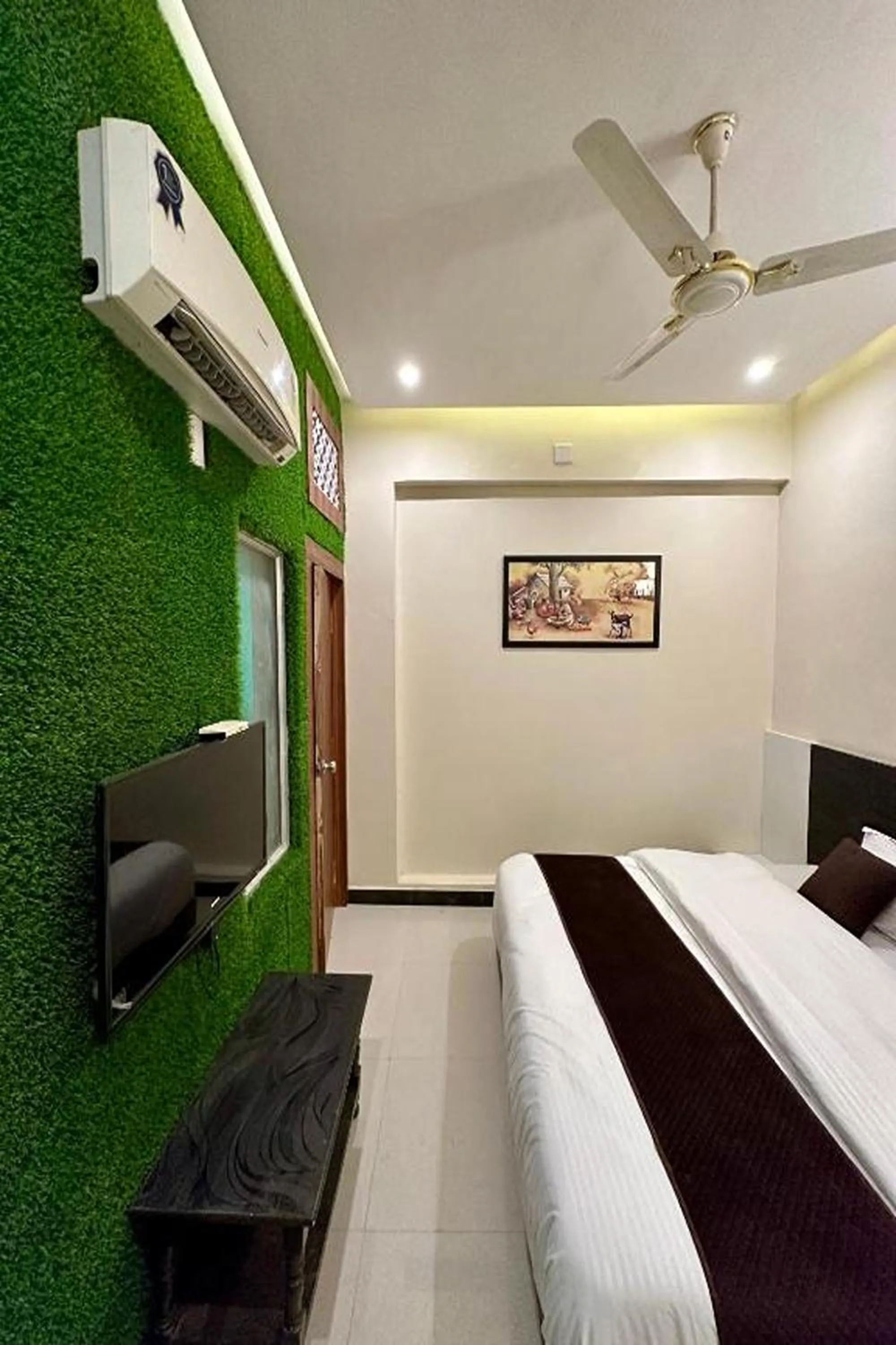 Bed in Hotel The Galaxy near Udaipur Airport
