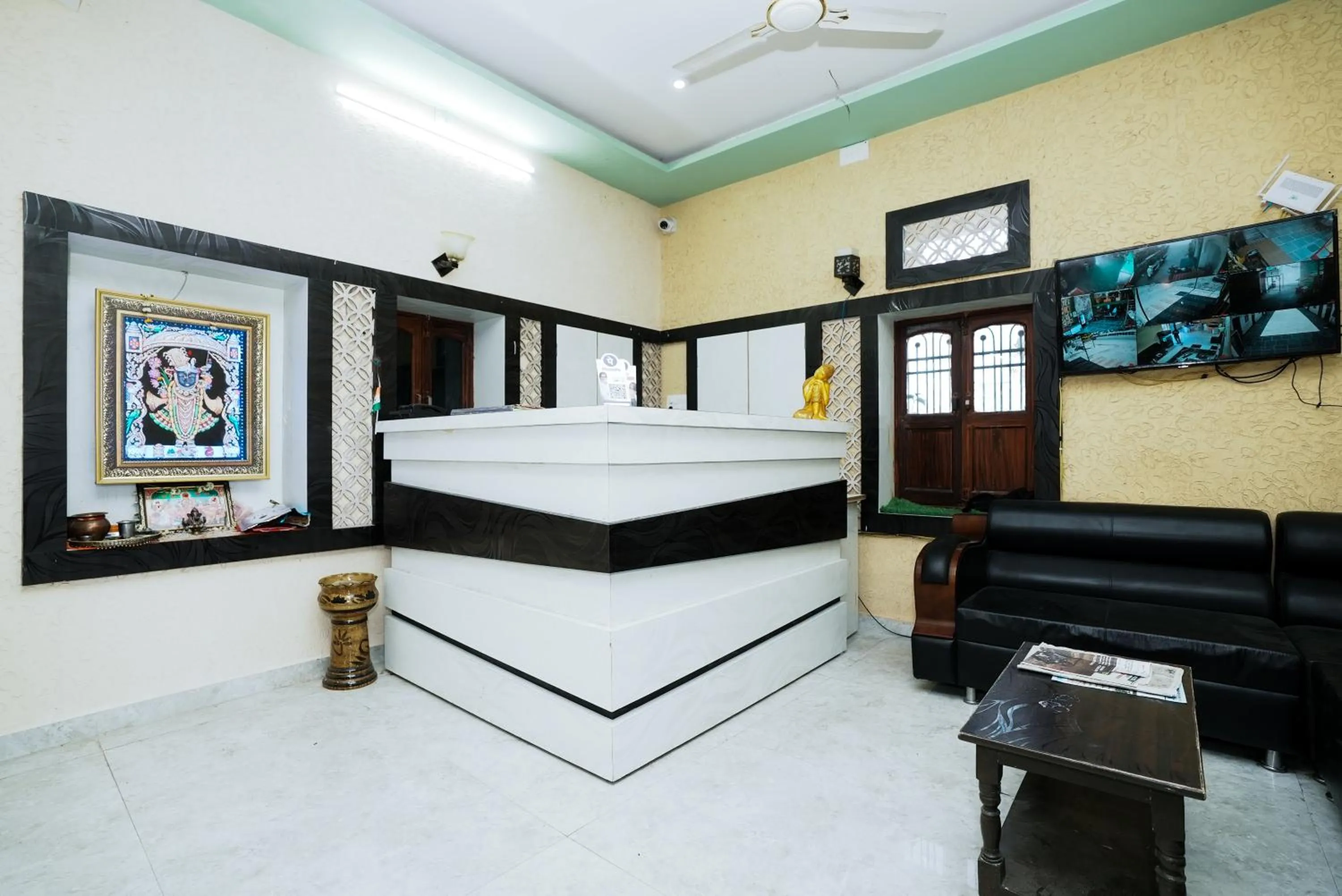 Lobby or reception, Bed in Hotel The Galaxy near Udaipur Airport