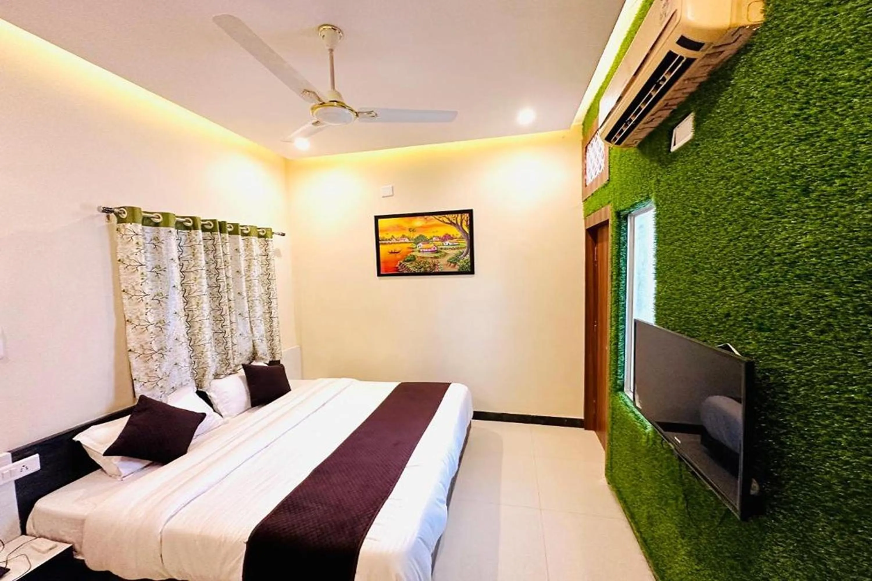 Bed in Hotel The Galaxy near Udaipur Airport