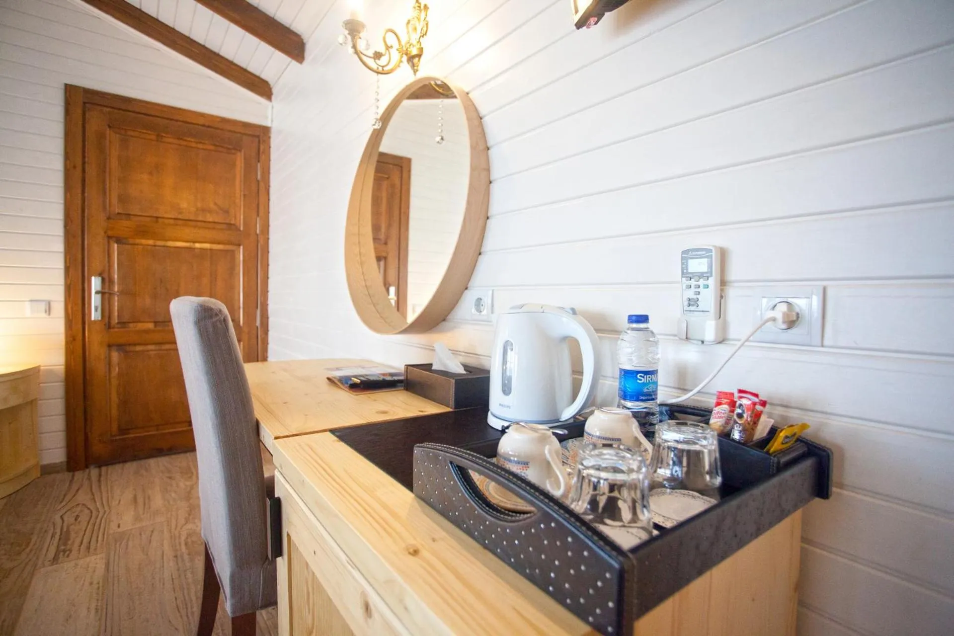 Coffee/tea facilities in Sunset Villa Hotel