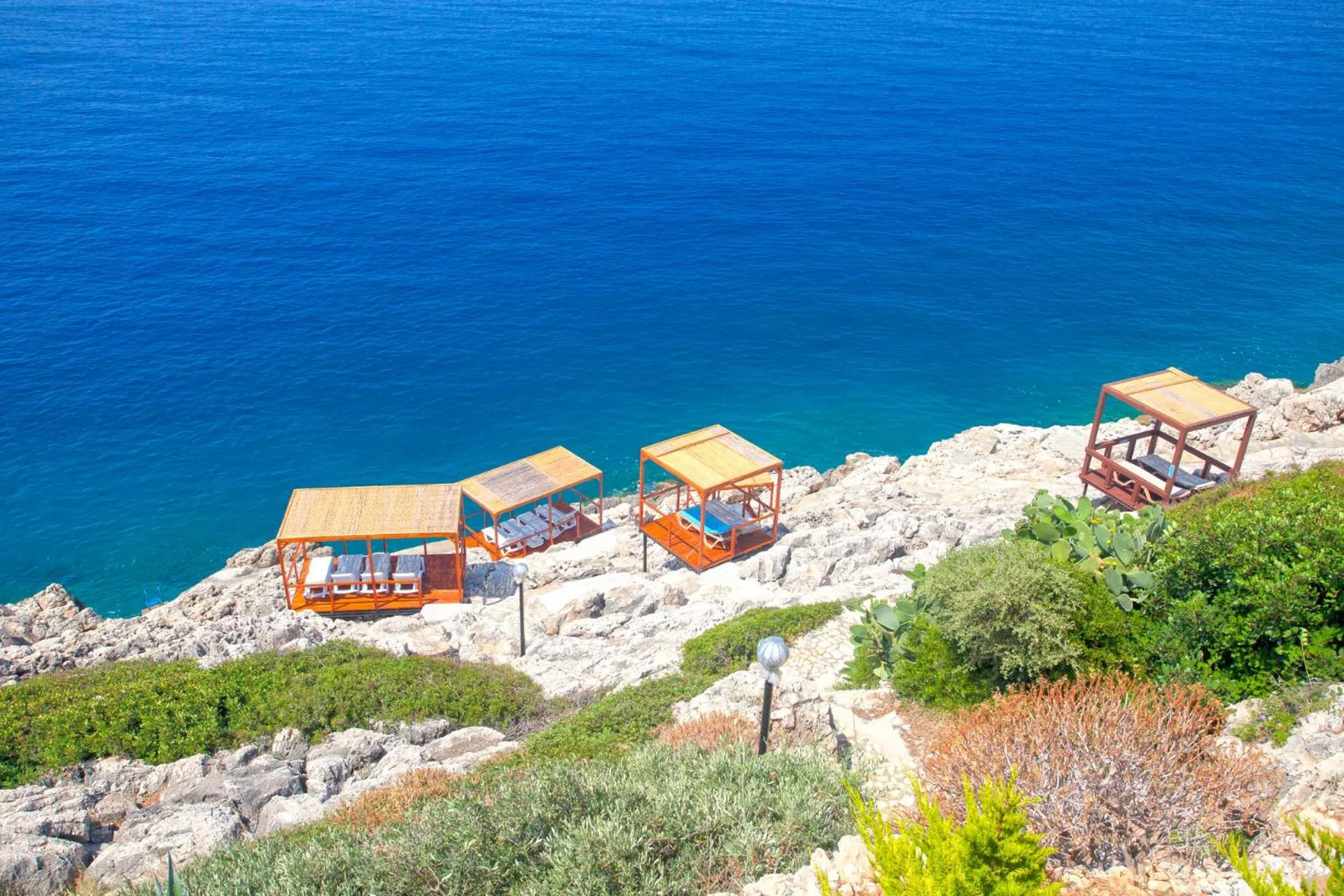 Natural landscape in Sunset Villa Hotel