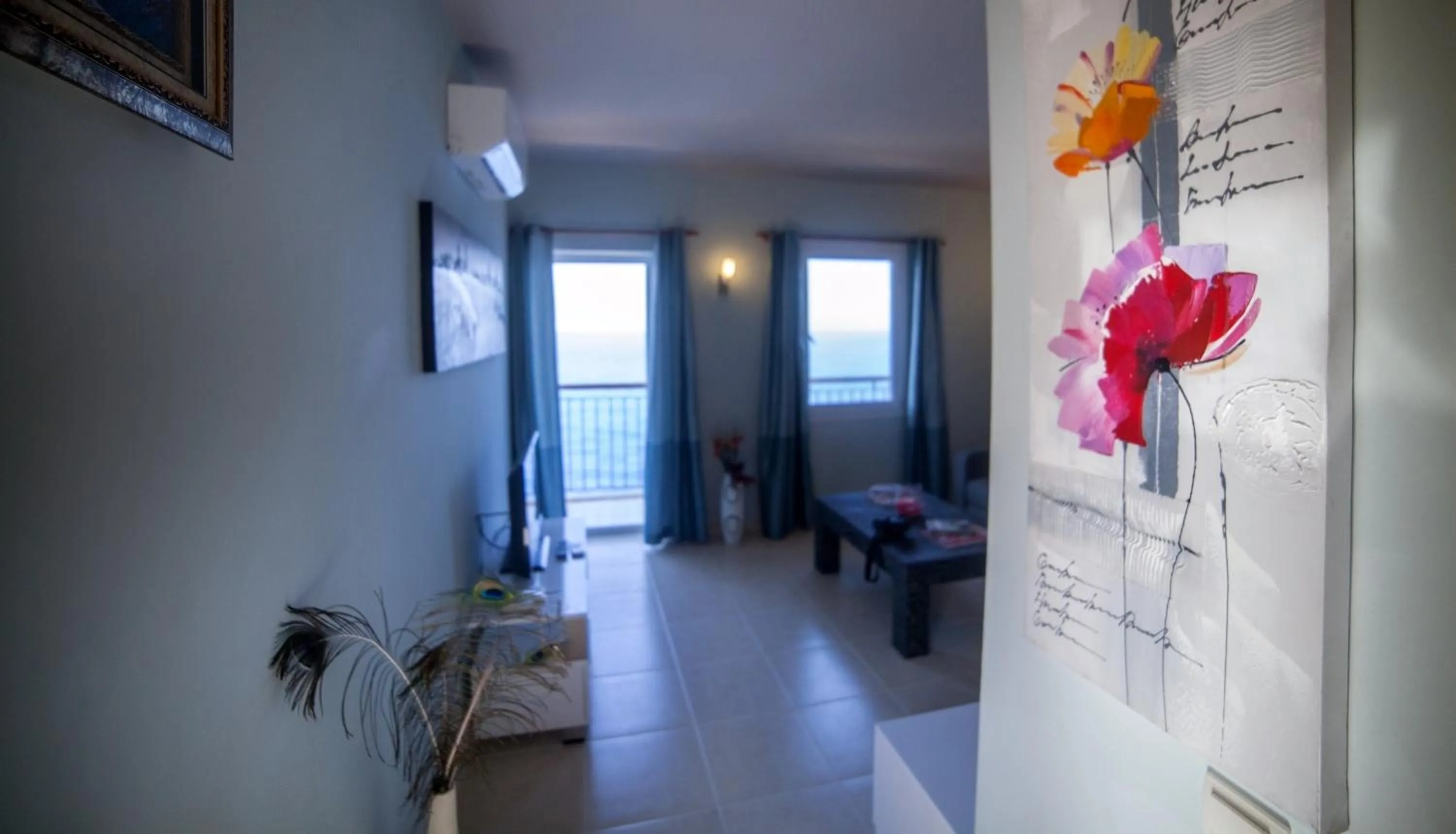 Living room in Sunset Villa Hotel