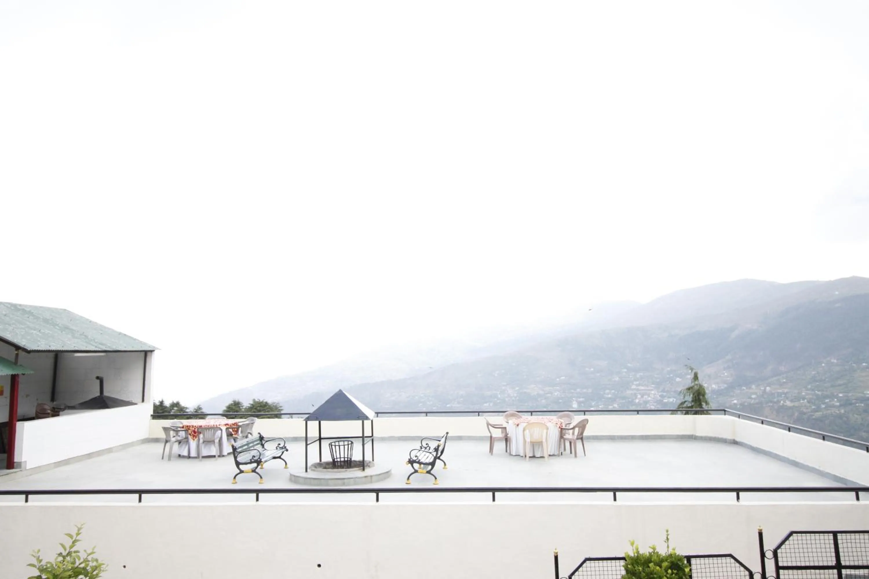 Mountain view in Vardaan Hotels - PatniTop