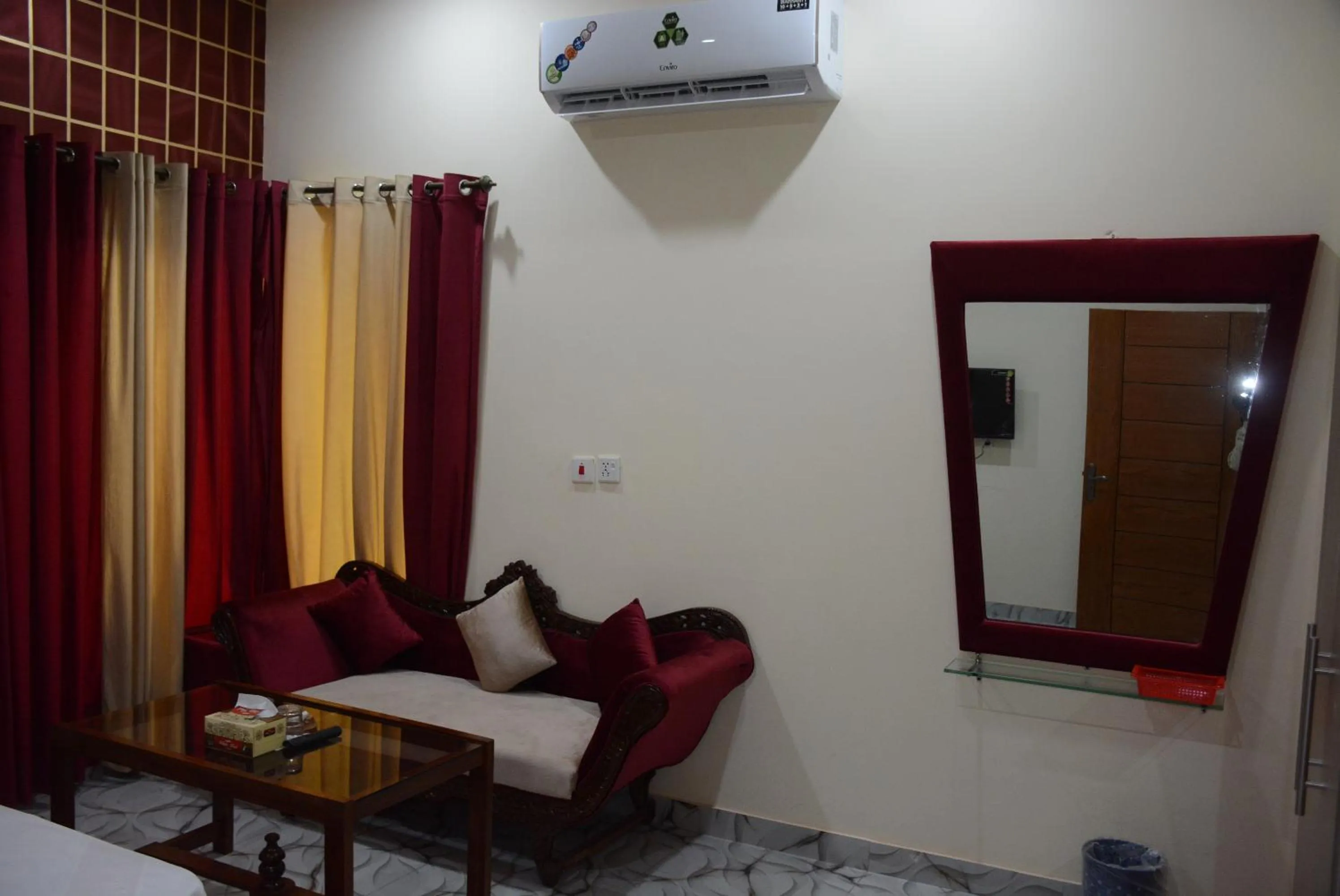 TV and multimedia, Bed in Hotel The Taj Multan