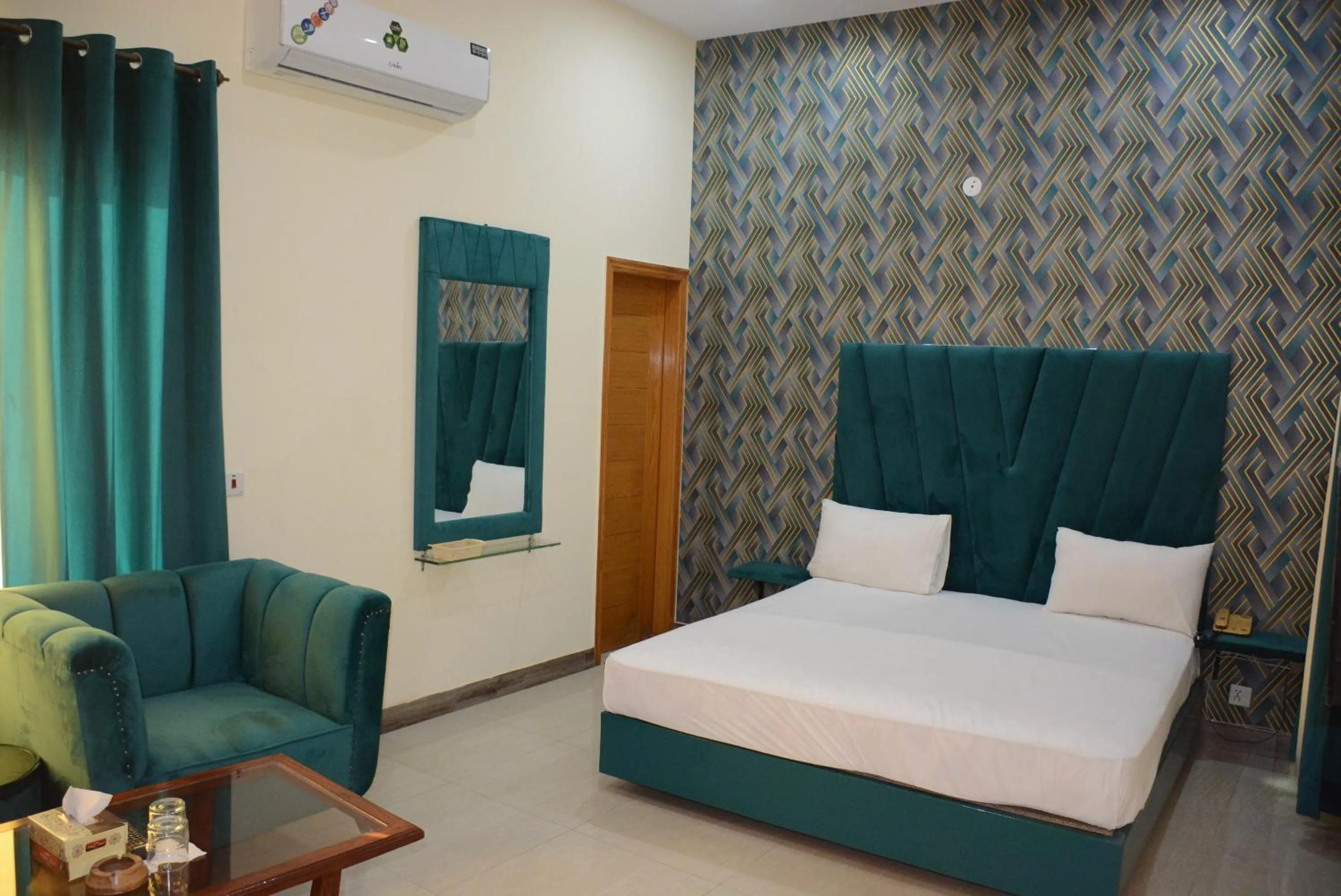 Photo of the whole room, Bed in Hotel The Taj Multan