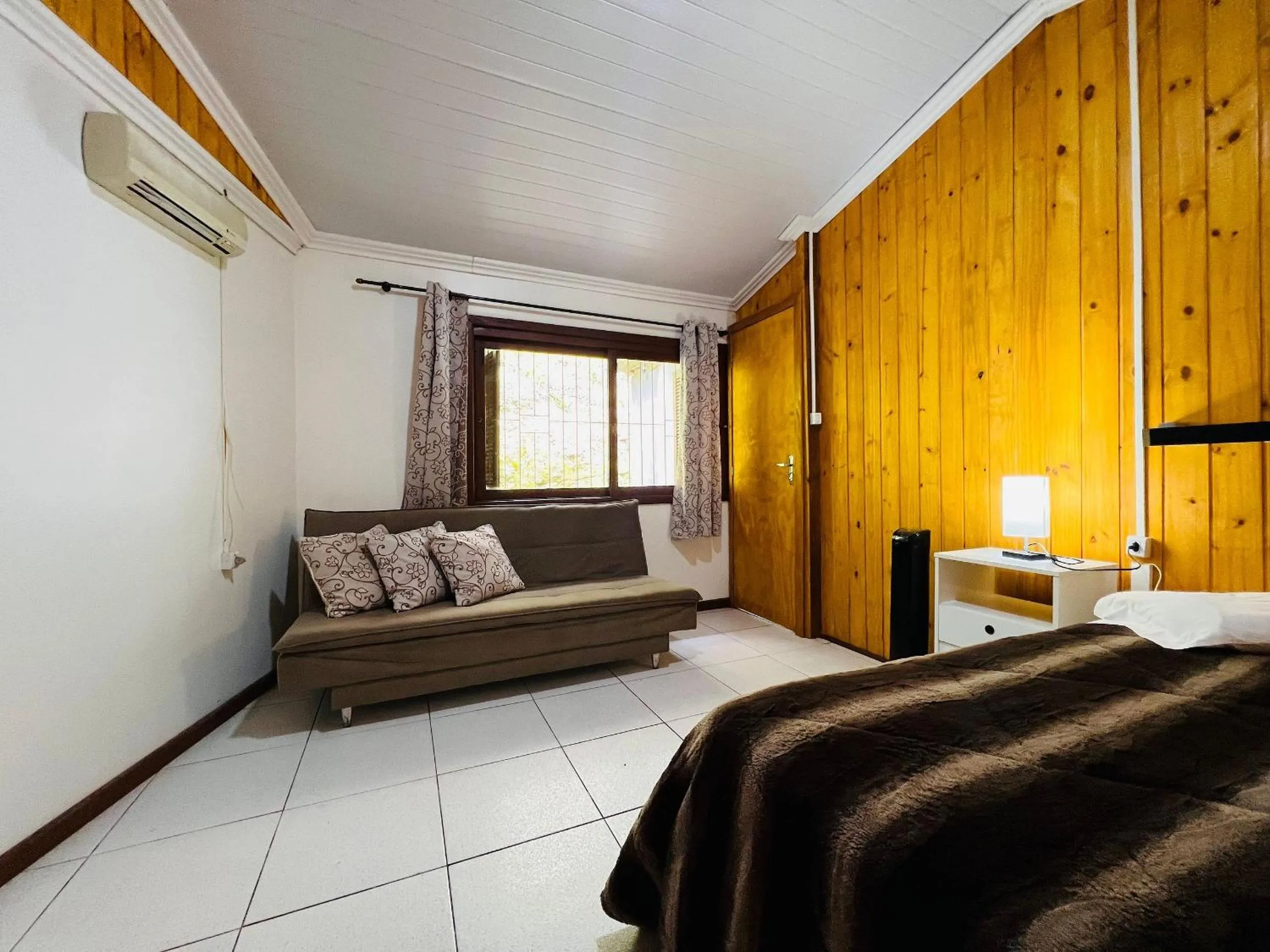 Photo of the whole room in MRG Anexo Vó Iria AP 3 a 600 m da Rua Coberta