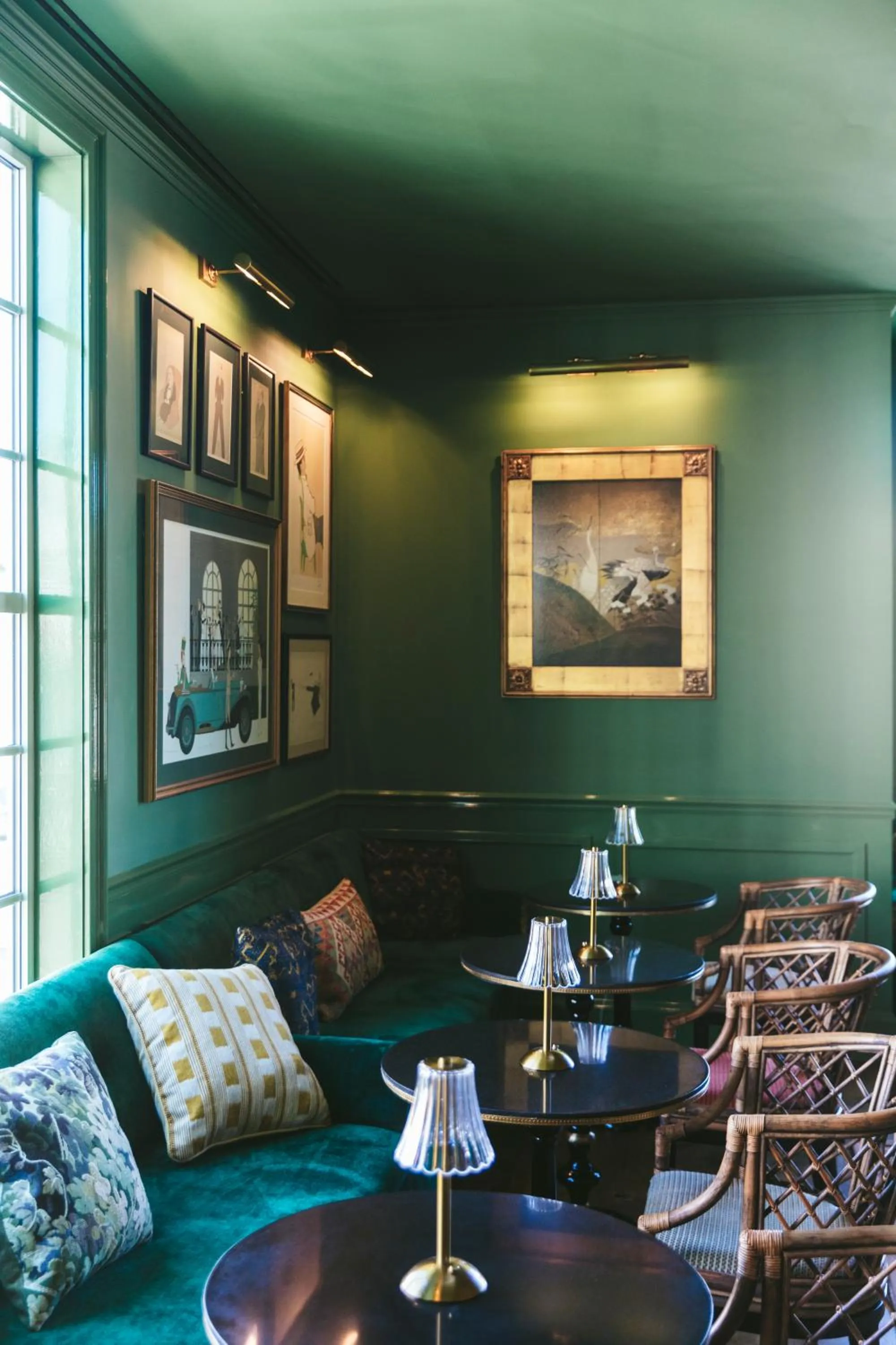 Restaurant/places to eat in Gardiner House