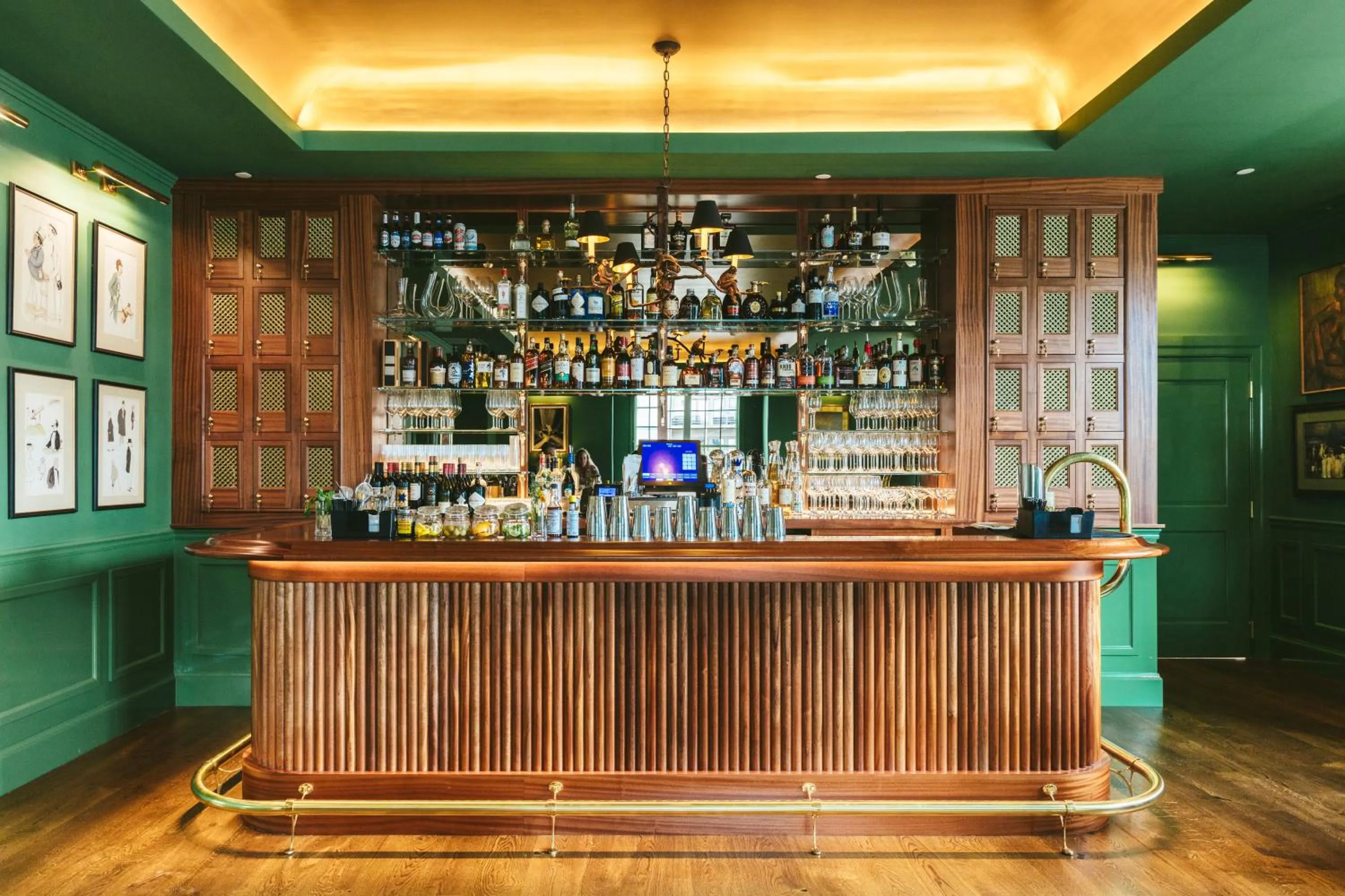 Restaurant/places to eat in Gardiner House