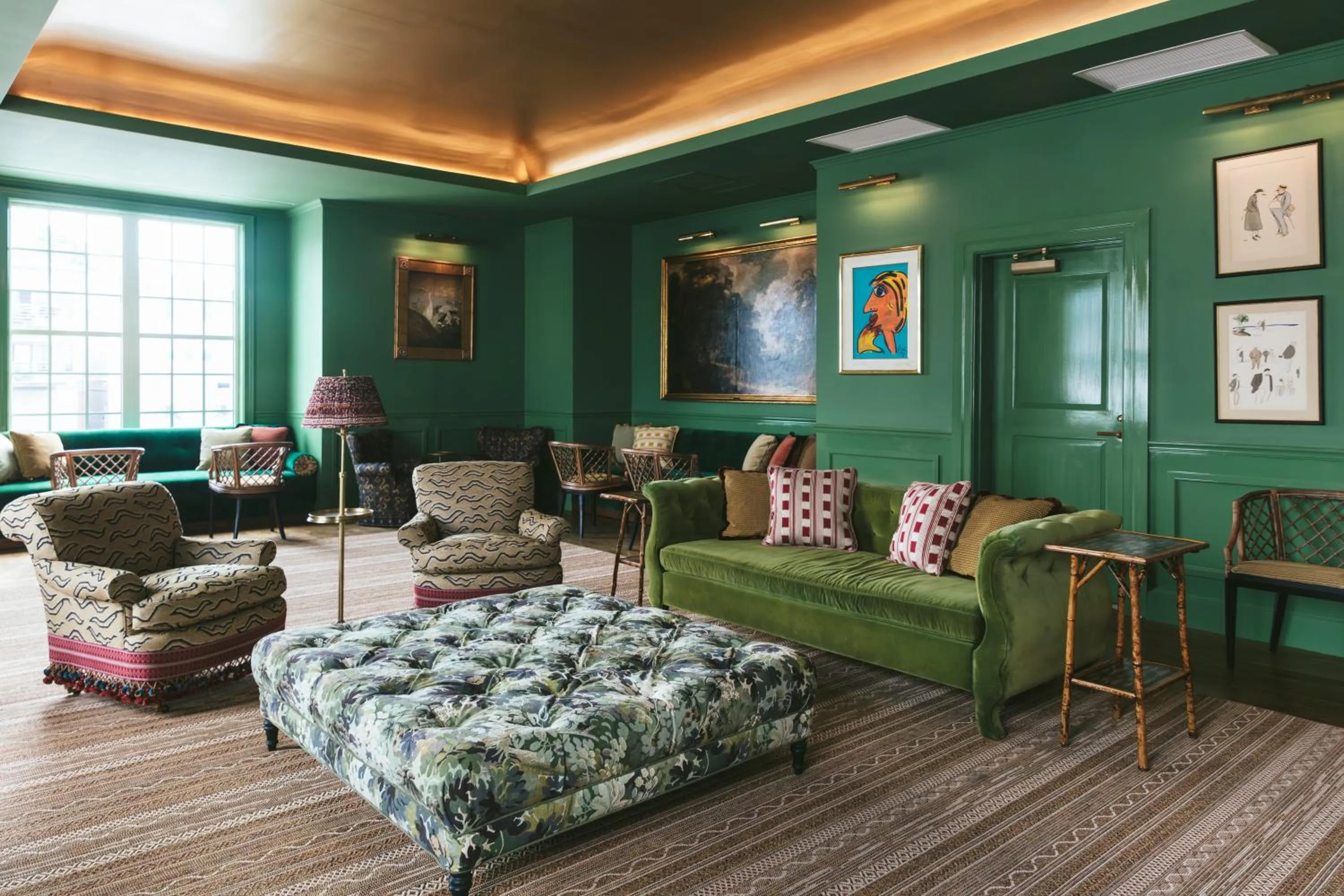 Restaurant/places to eat in Gardiner House