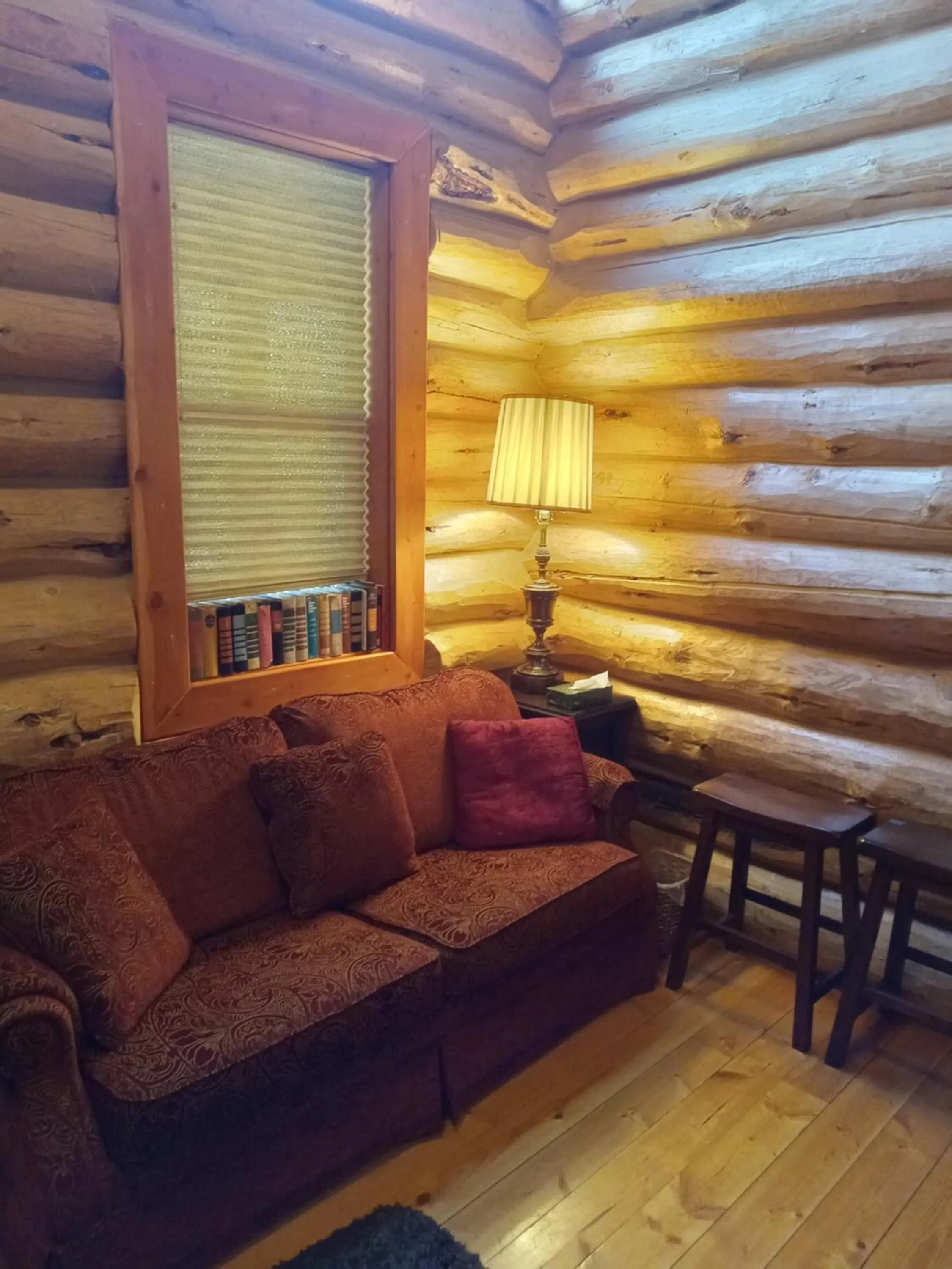 Hearthstone Elegant Lodge