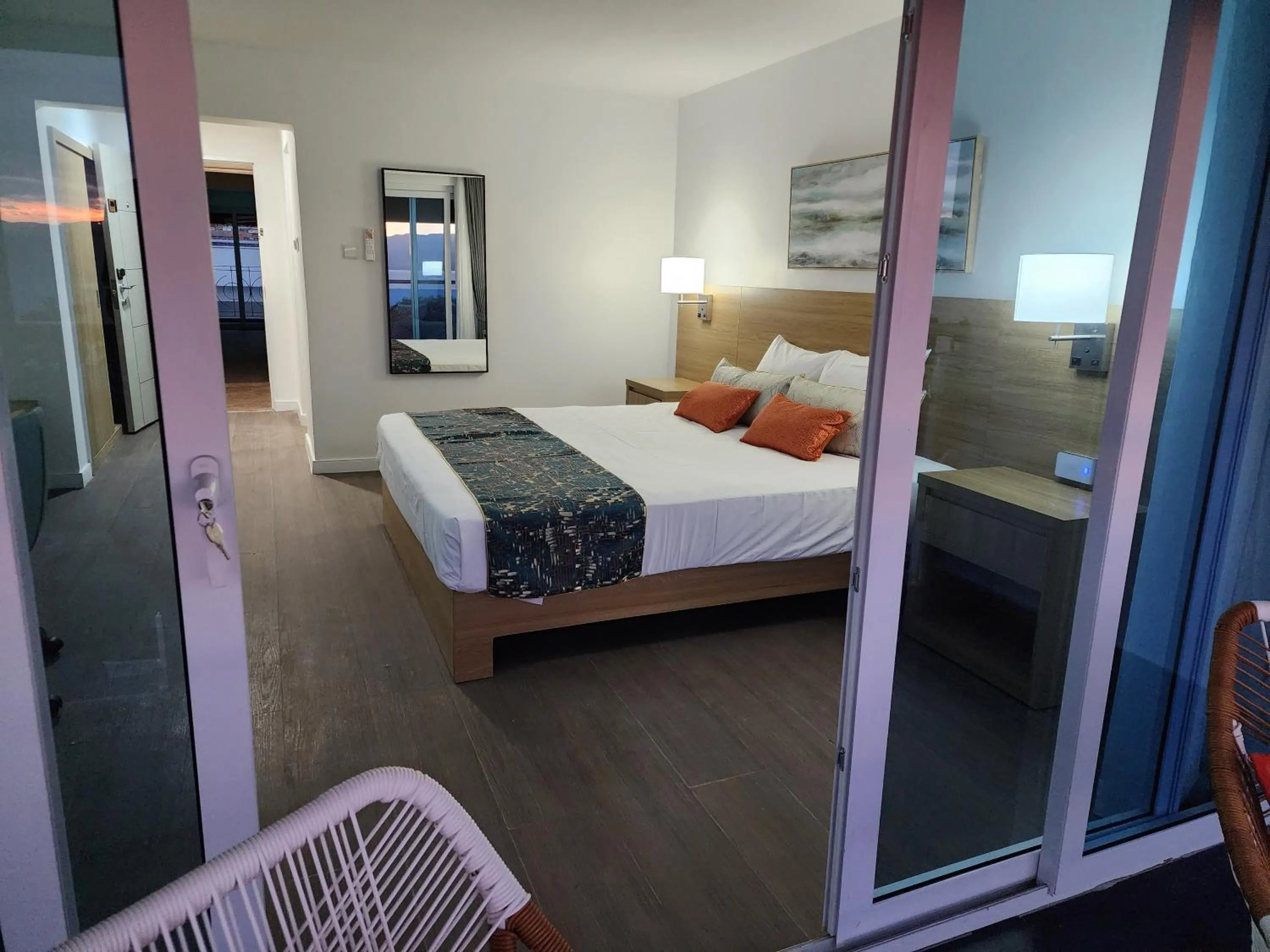 Photo of the whole room, Bed in Hotel 39 Jamaica