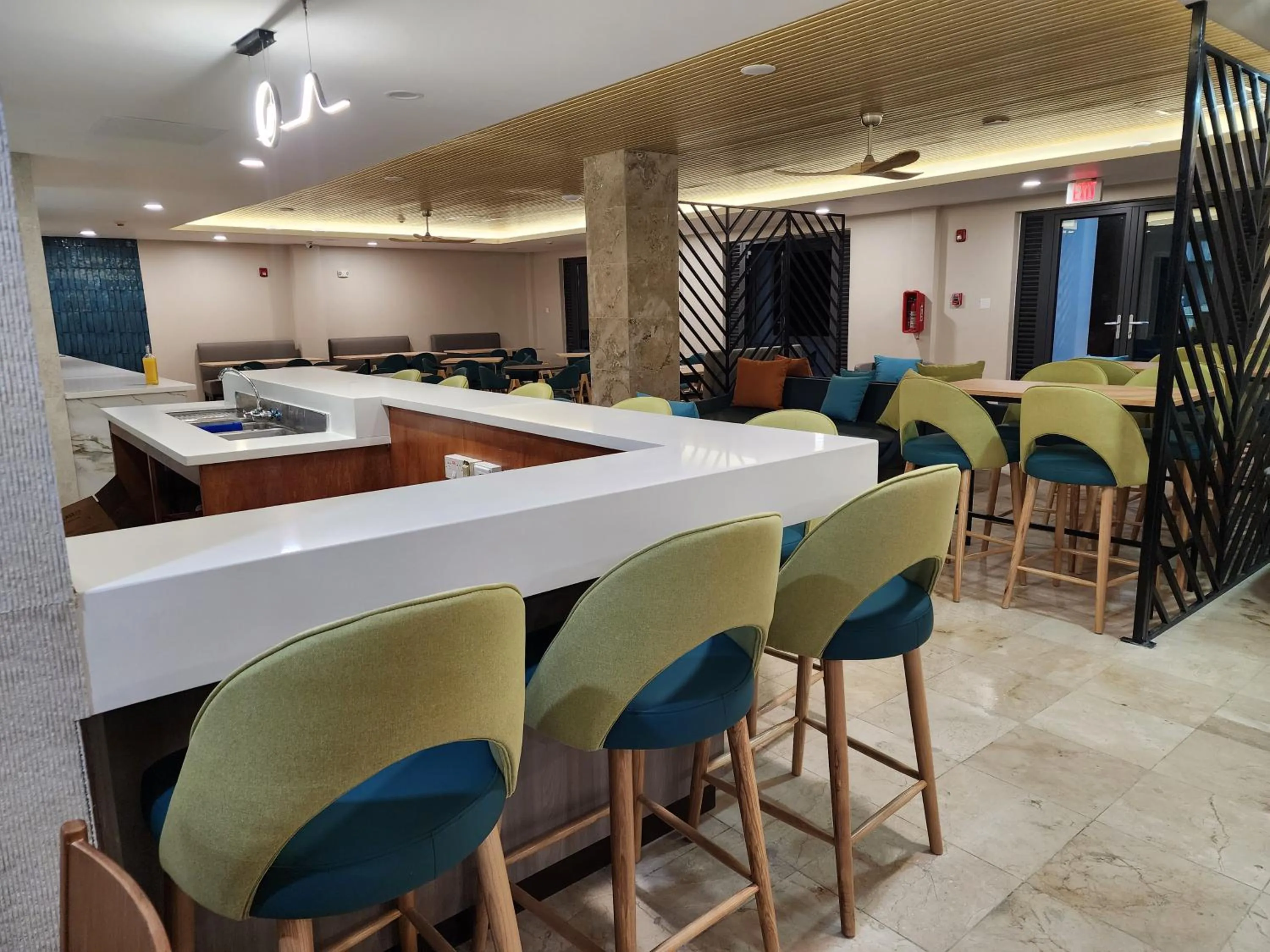 Restaurant/places to eat in Hotel 39 Jamaica