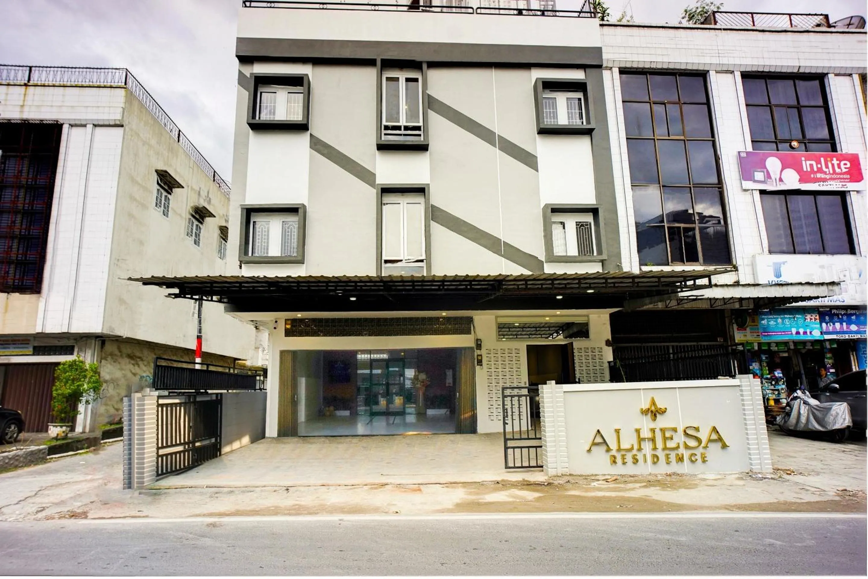 Facade/entrance in Hotel O Alhesa Residence