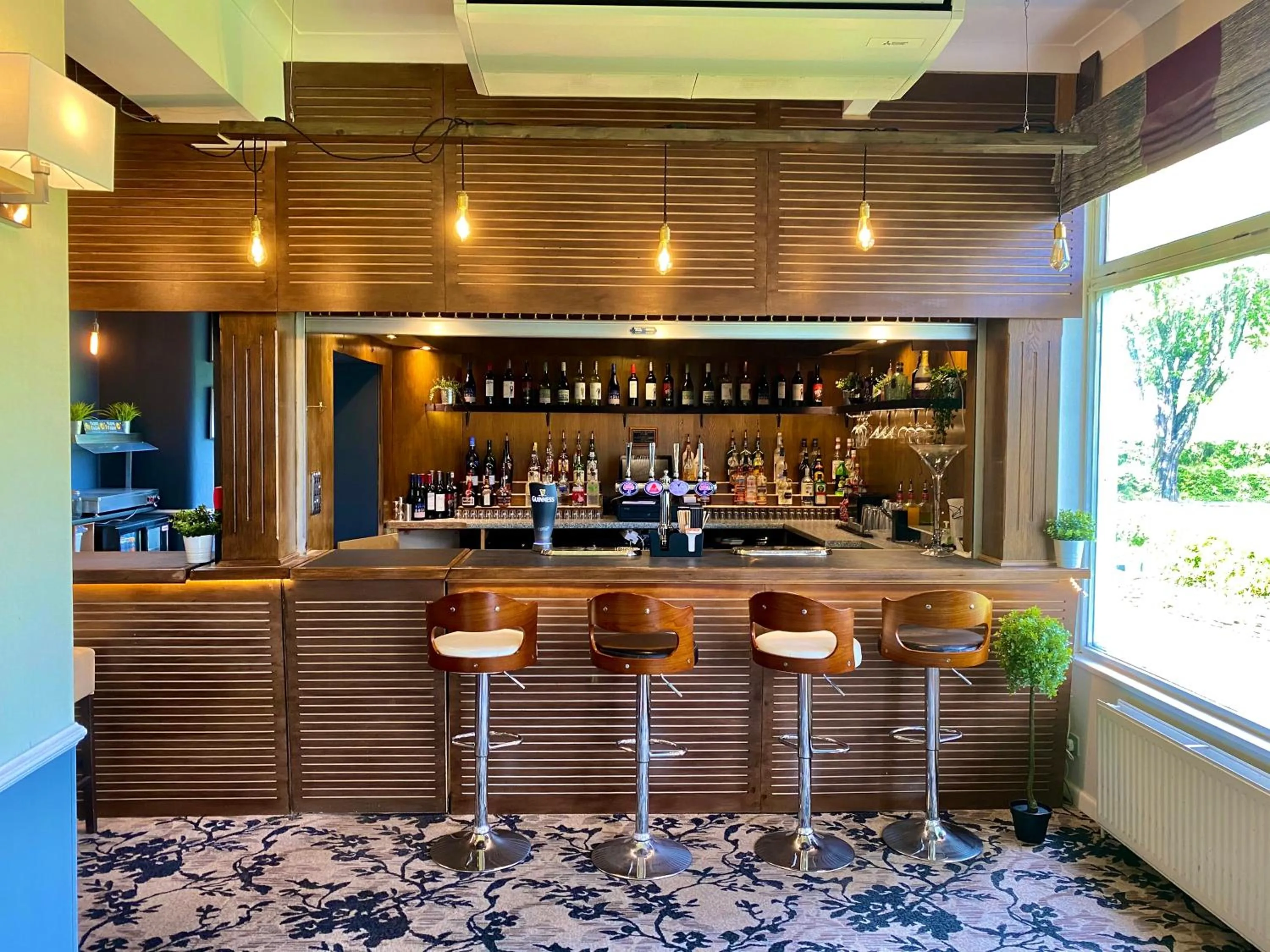 Lounge or bar in Anchorage Hotel & Spa