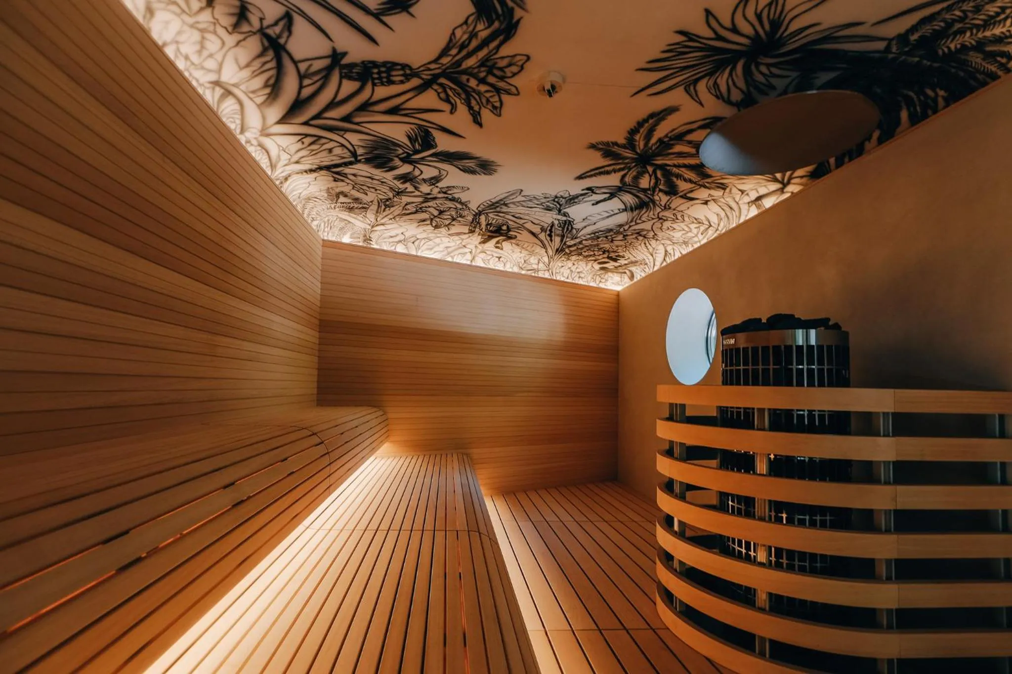 Sauna in BOTANICAL POOL CLUB